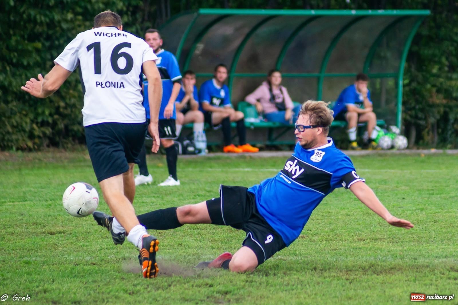 Zdjęcie w galerii na portalu naszraciborz.pl: Cieniawa-Tatara show przy Sudeckiej. Wicher na kolanach [FOTO] wiadomości z regionu