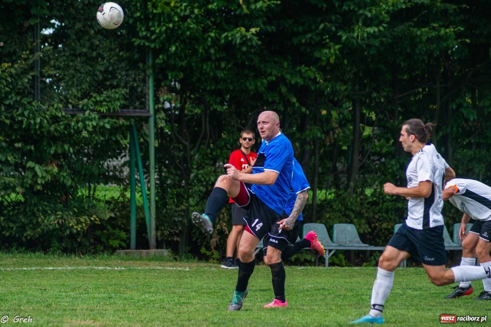 Zdjęcie w galerii na portalu naszraciborz.pl: Cieniawa-Tatara show przy Sudeckiej. Wicher na kolanach [FOTO] wiadomości z regionu