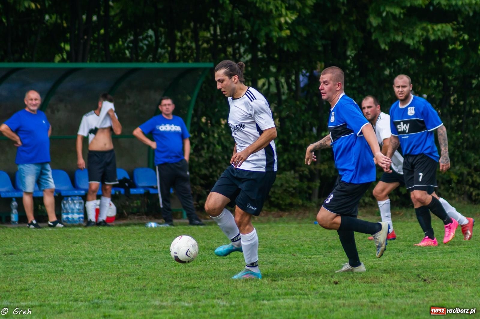 Zdjęcie w galerii na portalu naszraciborz.pl: Cieniawa-Tatara show przy Sudeckiej. Wicher na kolanach [FOTO] wiadomości z regionu