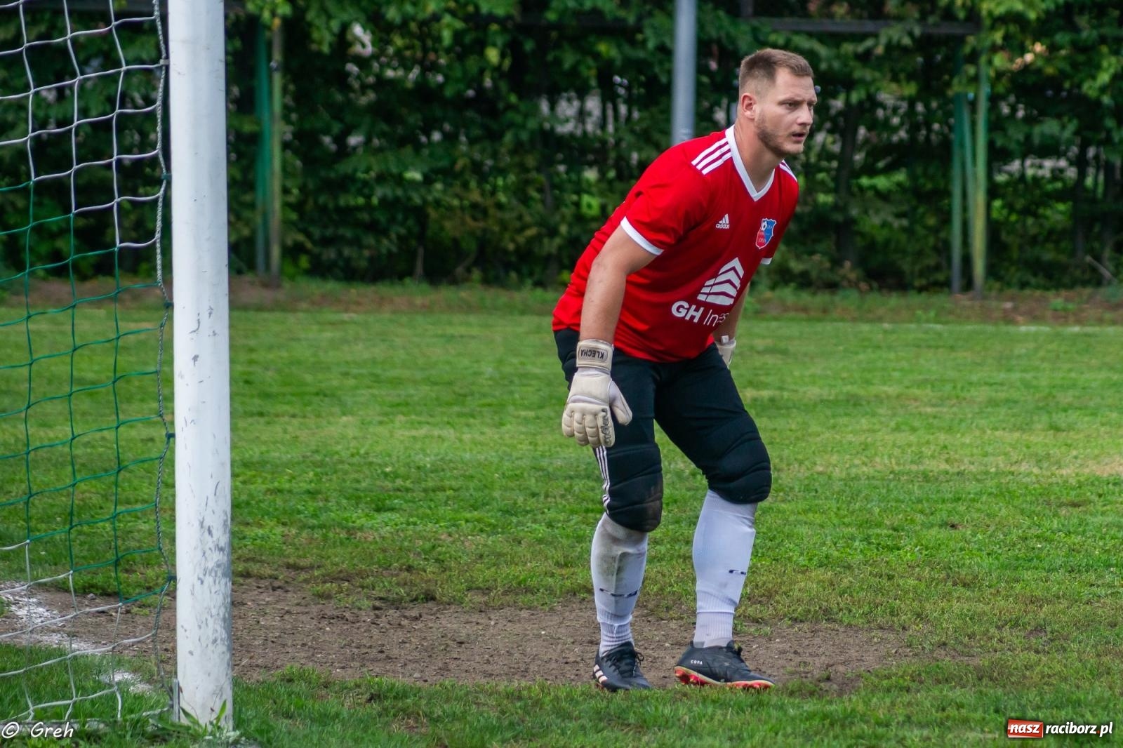 Zdjęcie w galerii na portalu naszraciborz.pl: Cieniawa-Tatara show przy Sudeckiej. Wicher na kolanach [FOTO] wiadomości z regionu