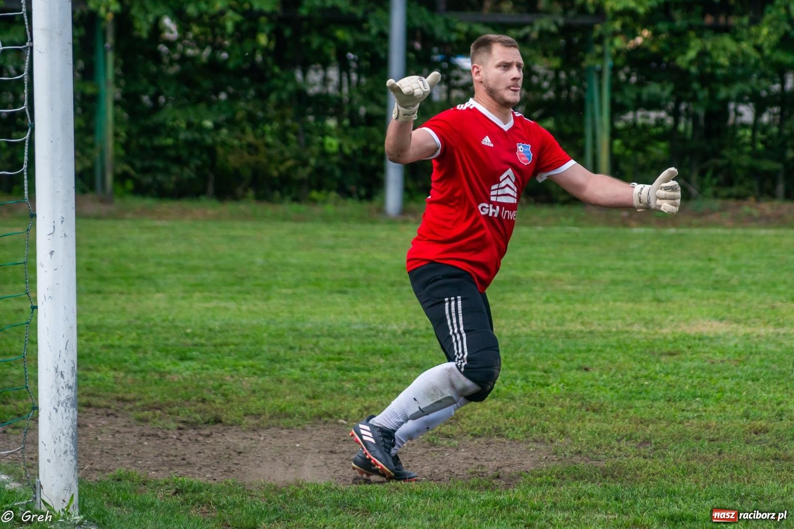 Zdjęcie w galerii na portalu naszraciborz.pl: Cieniawa-Tatara show przy Sudeckiej. Wicher na kolanach [FOTO] wiadomości z regionu