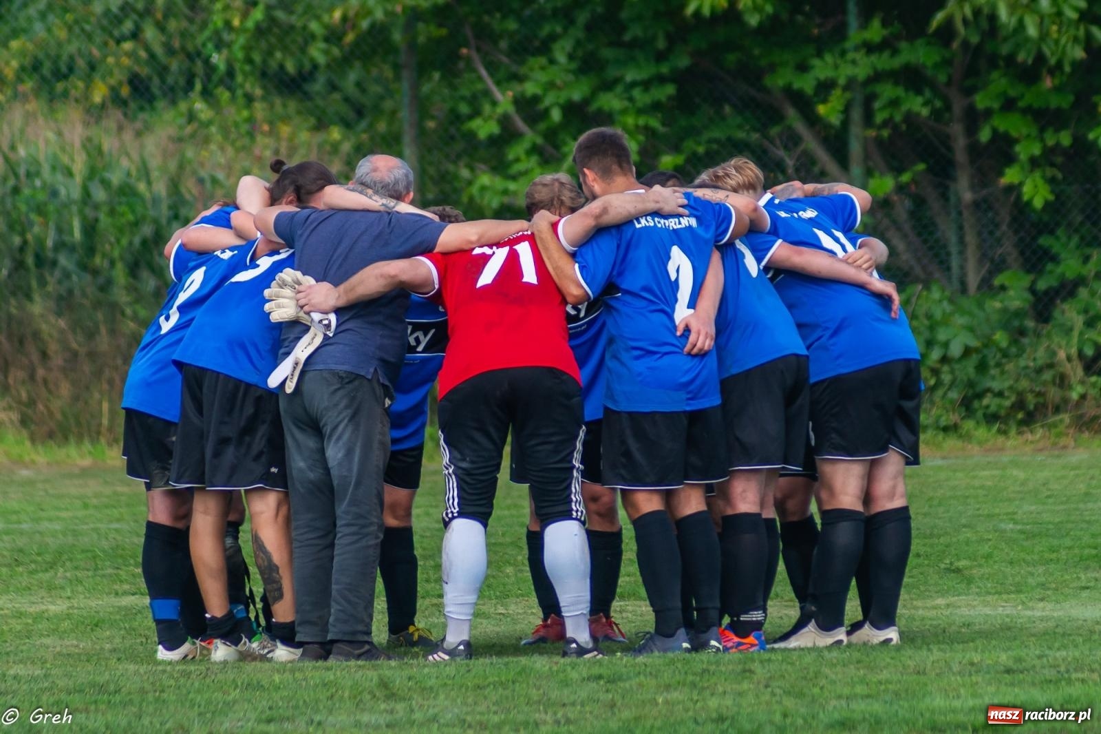 Zdjęcie w galerii na portalu naszraciborz.pl: Cieniawa-Tatara show przy Sudeckiej. Wicher na kolanach [FOTO] wiadomości z regionu