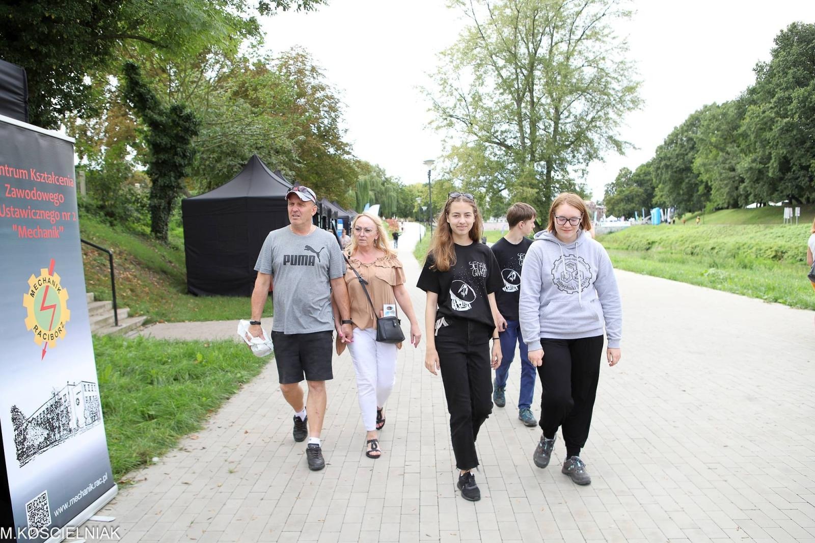 Zdjęcie w galerii na portalu naszraciborz.pl: Festiwal Odkrywców na raciborskich bulwarach wiadomości z regionu