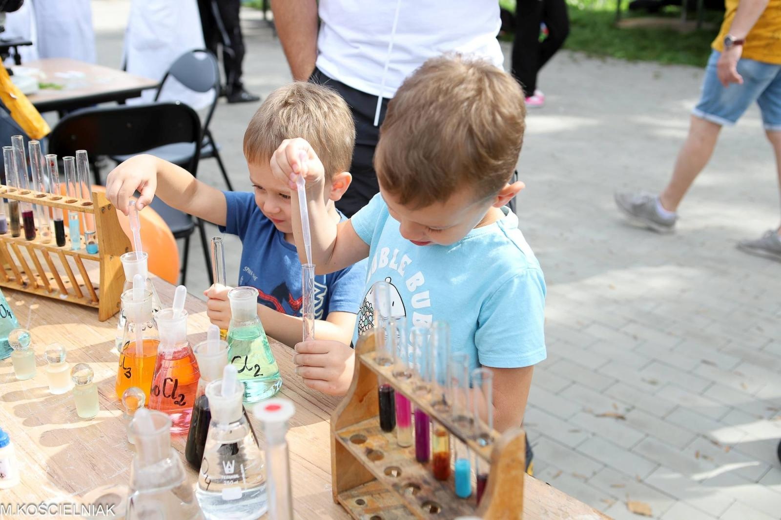 Zdjęcie w galerii na portalu naszraciborz.pl: Festiwal Odkrywców na raciborskich bulwarach wiadomości z regionu