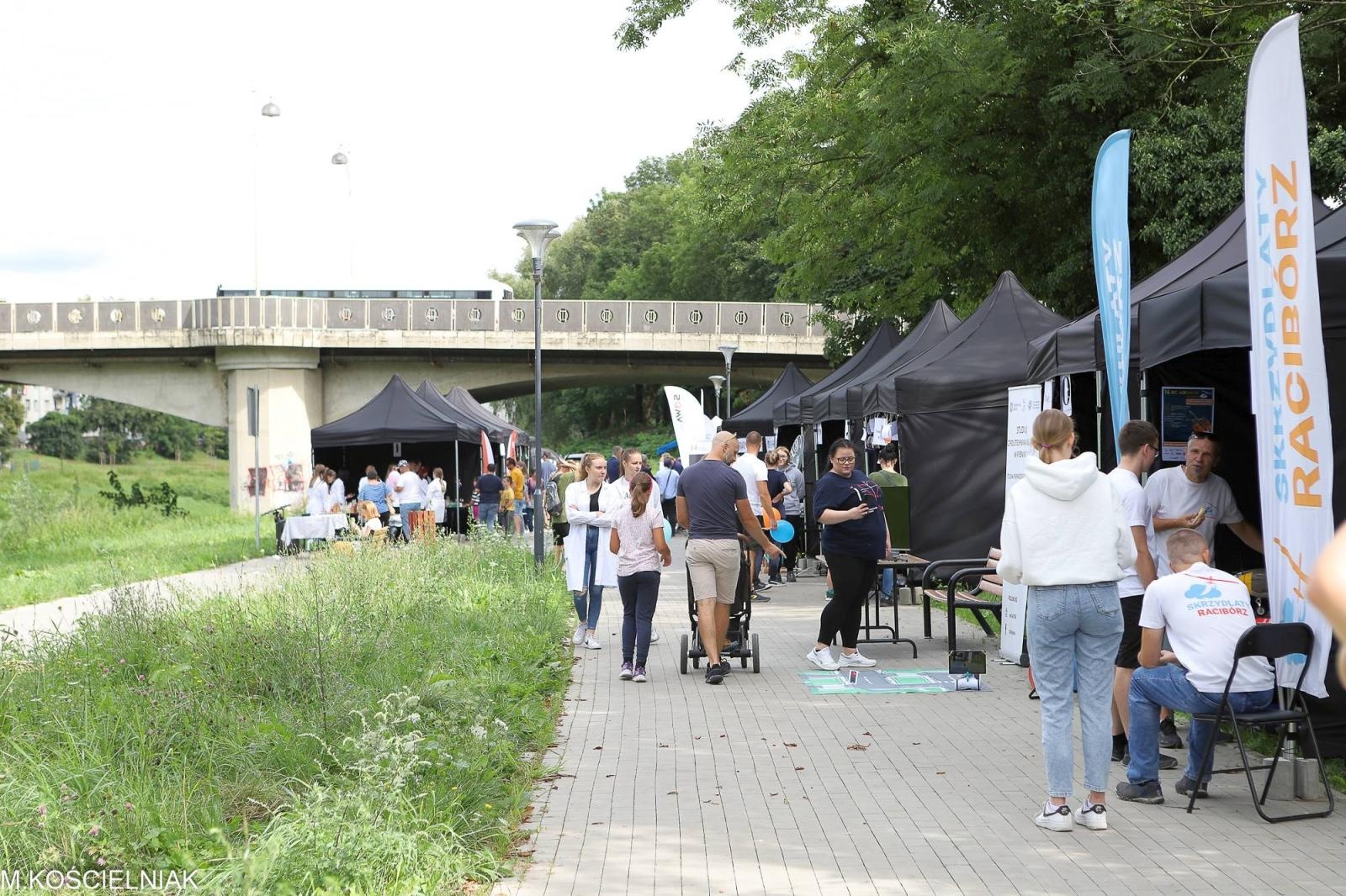 Zdjęcie w galerii na portalu naszraciborz.pl: Festiwal Odkrywców na raciborskich bulwarach wiadomości z regionu