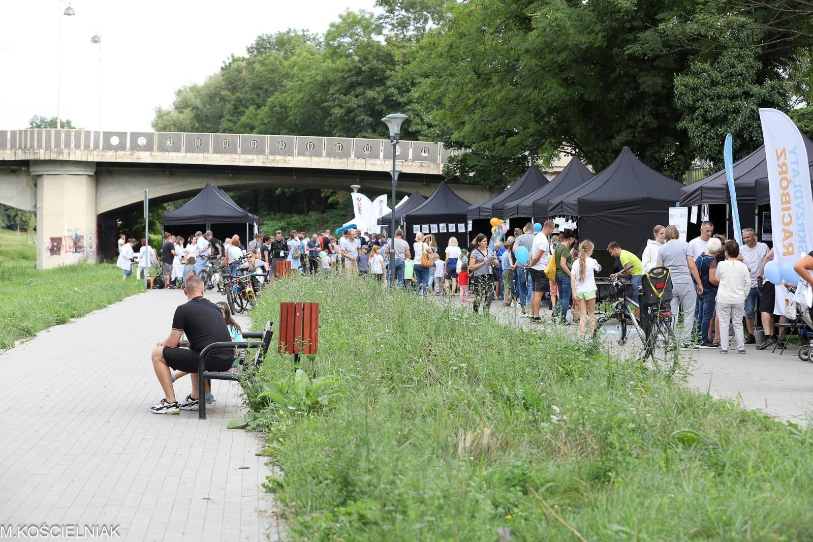 Zdjęcie w galerii na portalu naszraciborz.pl: Festiwal Odkrywców na raciborskich bulwarach wiadomości z regionu