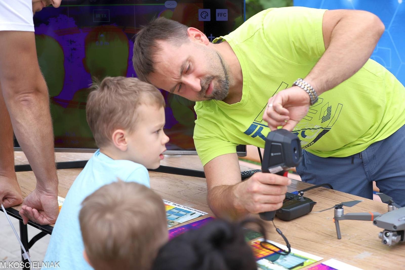 Zdjęcie w galerii na portalu naszraciborz.pl: Festiwal Odkrywców na raciborskich bulwarach wiadomości z regionu