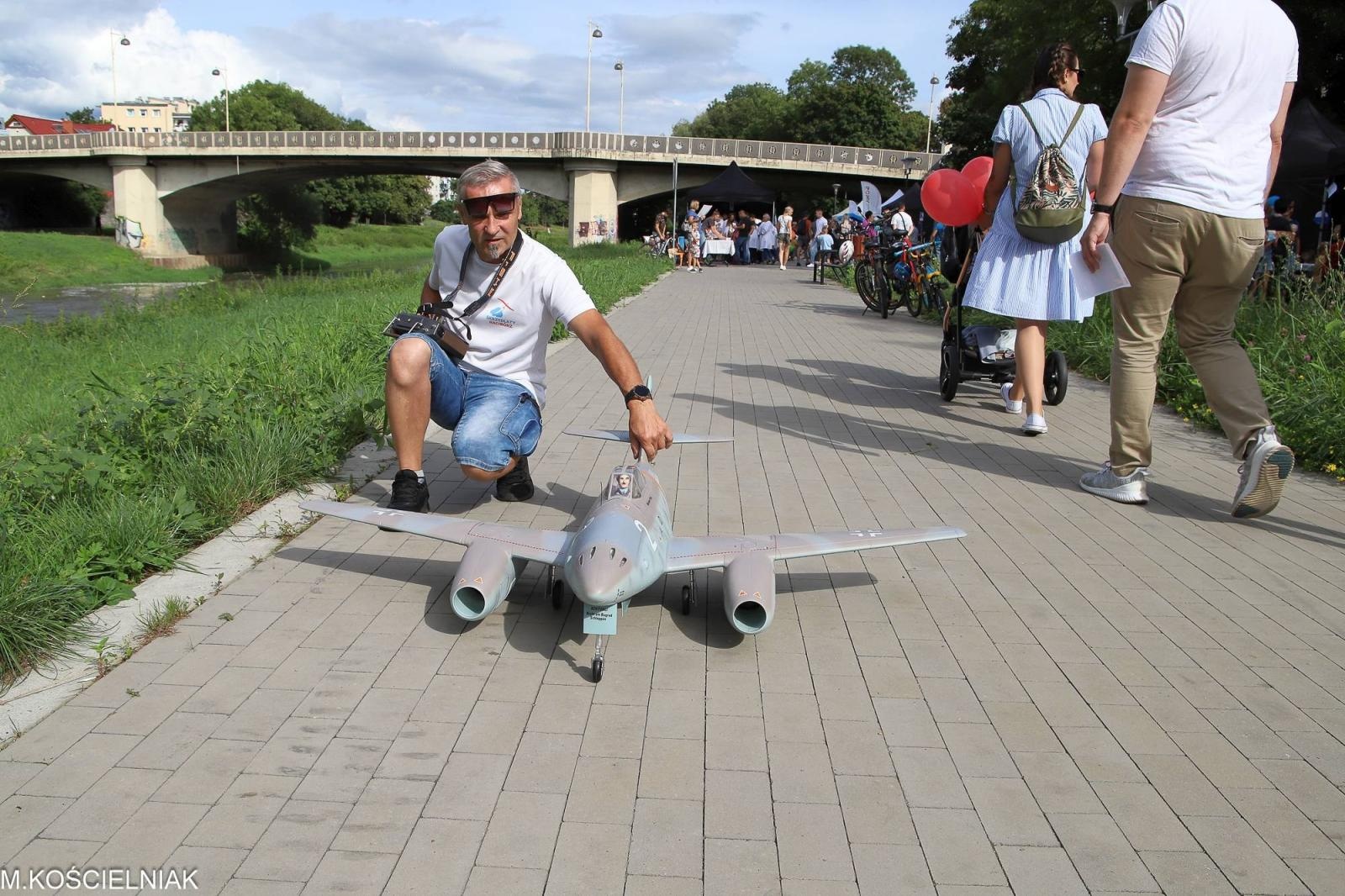 Zdjęcie w galerii na portalu naszraciborz.pl: Festiwal Odkrywców na raciborskich bulwarach wiadomości z regionu