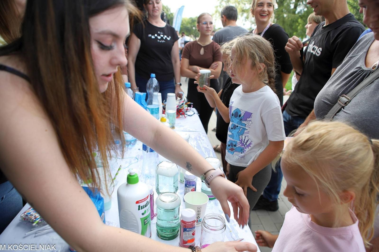 Zdjęcie w galerii na portalu naszraciborz.pl: Festiwal Odkrywców na raciborskich bulwarach wiadomości z regionu