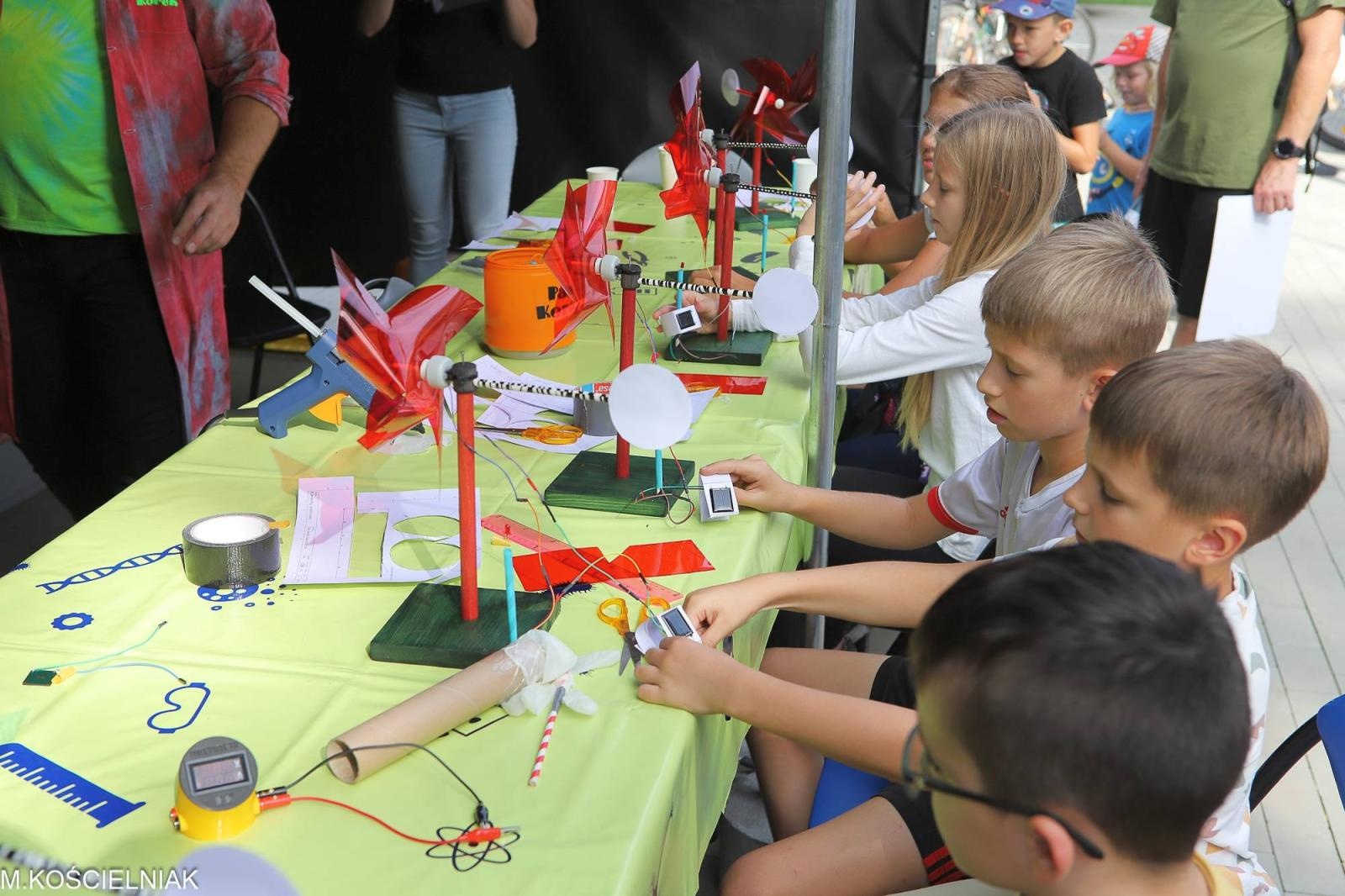 Zdjęcie w galerii na portalu naszraciborz.pl: Festiwal Odkrywców na raciborskich bulwarach wiadomości z regionu