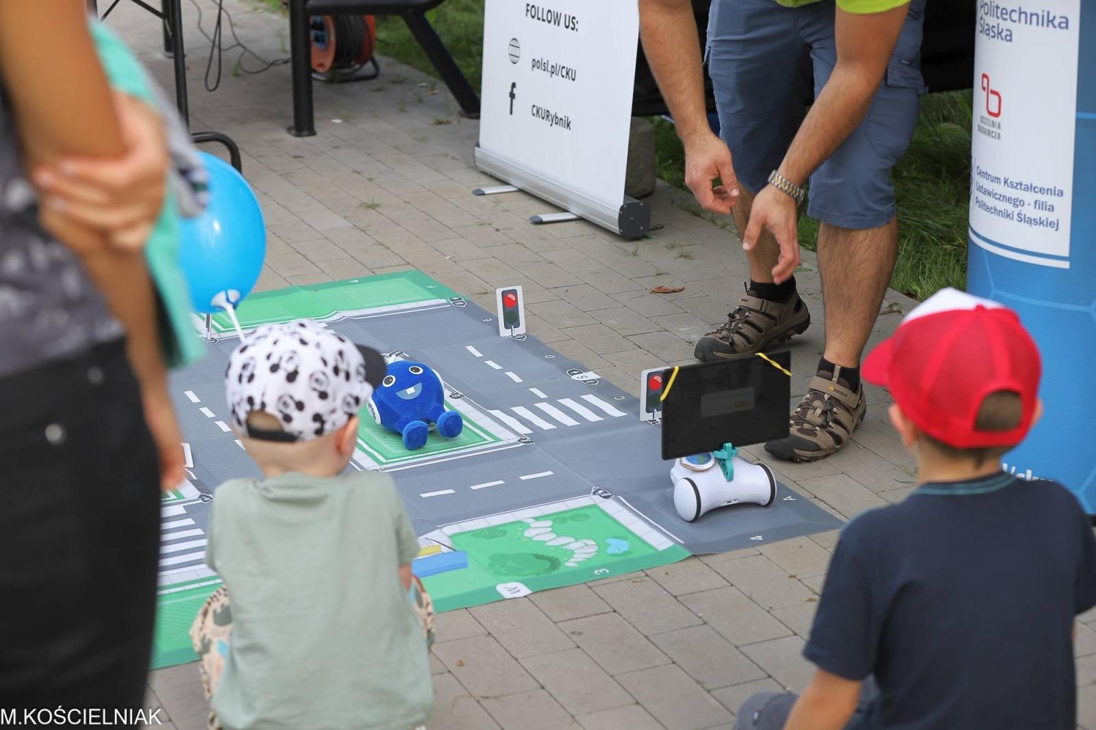 Zdjęcie w galerii na portalu naszraciborz.pl: Festiwal Odkrywców na raciborskich bulwarach wiadomości z regionu