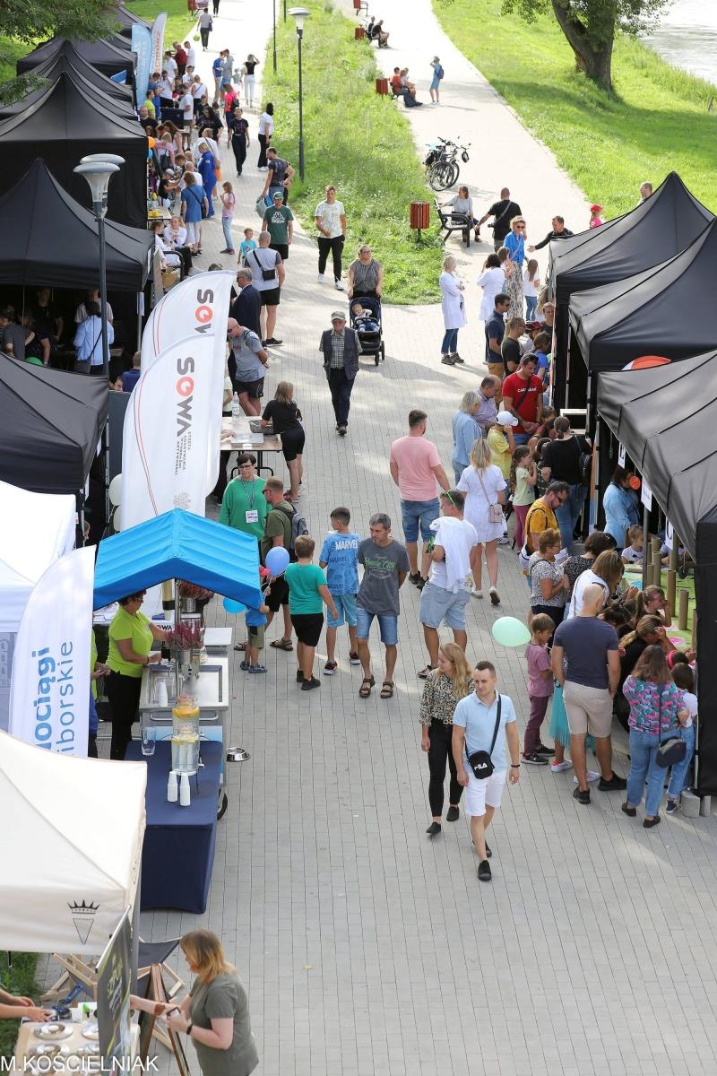 Zdjęcie w galerii na portalu naszraciborz.pl: Festiwal Odkrywców na raciborskich bulwarach wiadomości z regionu