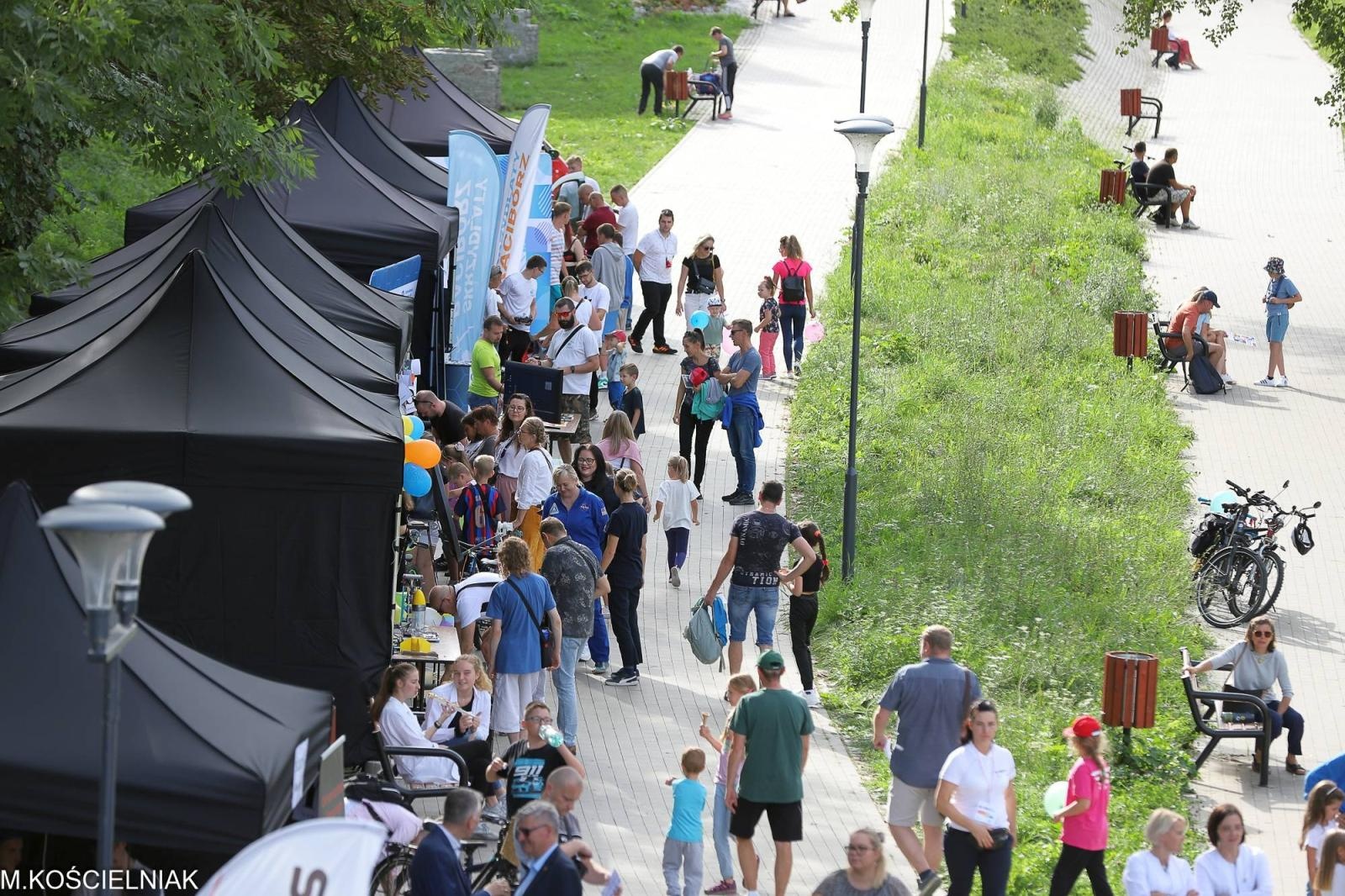 Zdjęcie w galerii na portalu naszraciborz.pl: Festiwal Odkrywców na raciborskich bulwarach wiadomości z regionu