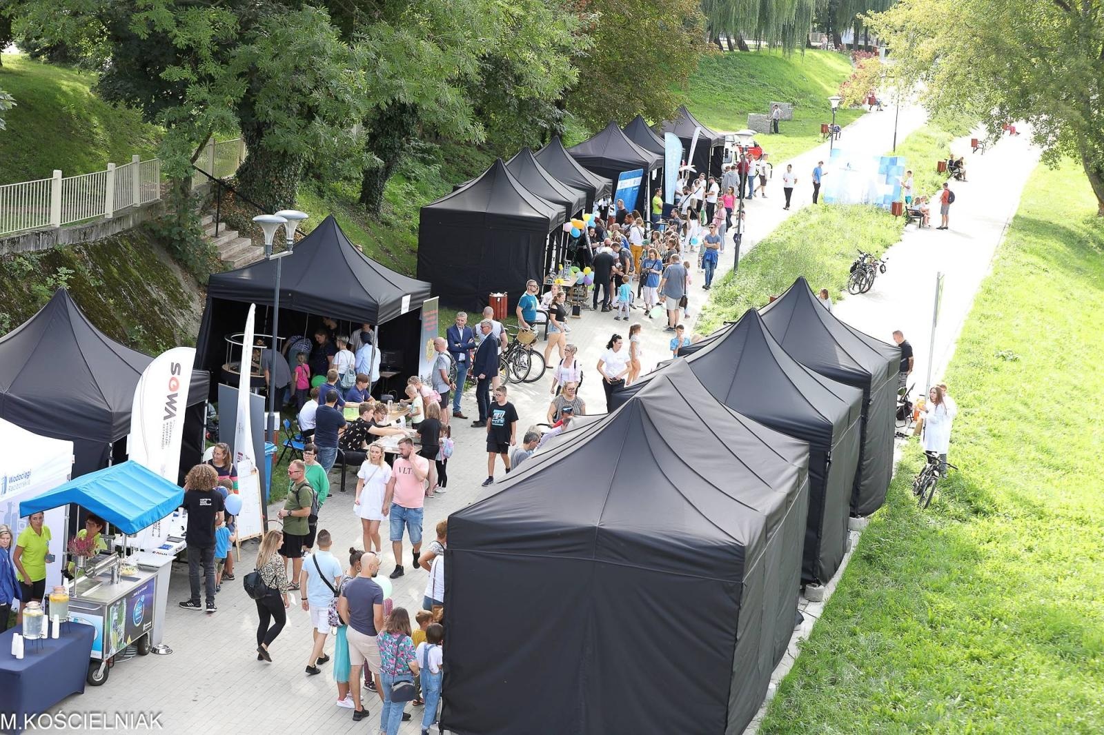 Zdjęcie w galerii na portalu naszraciborz.pl: Festiwal Odkrywców na raciborskich bulwarach wiadomości z regionu