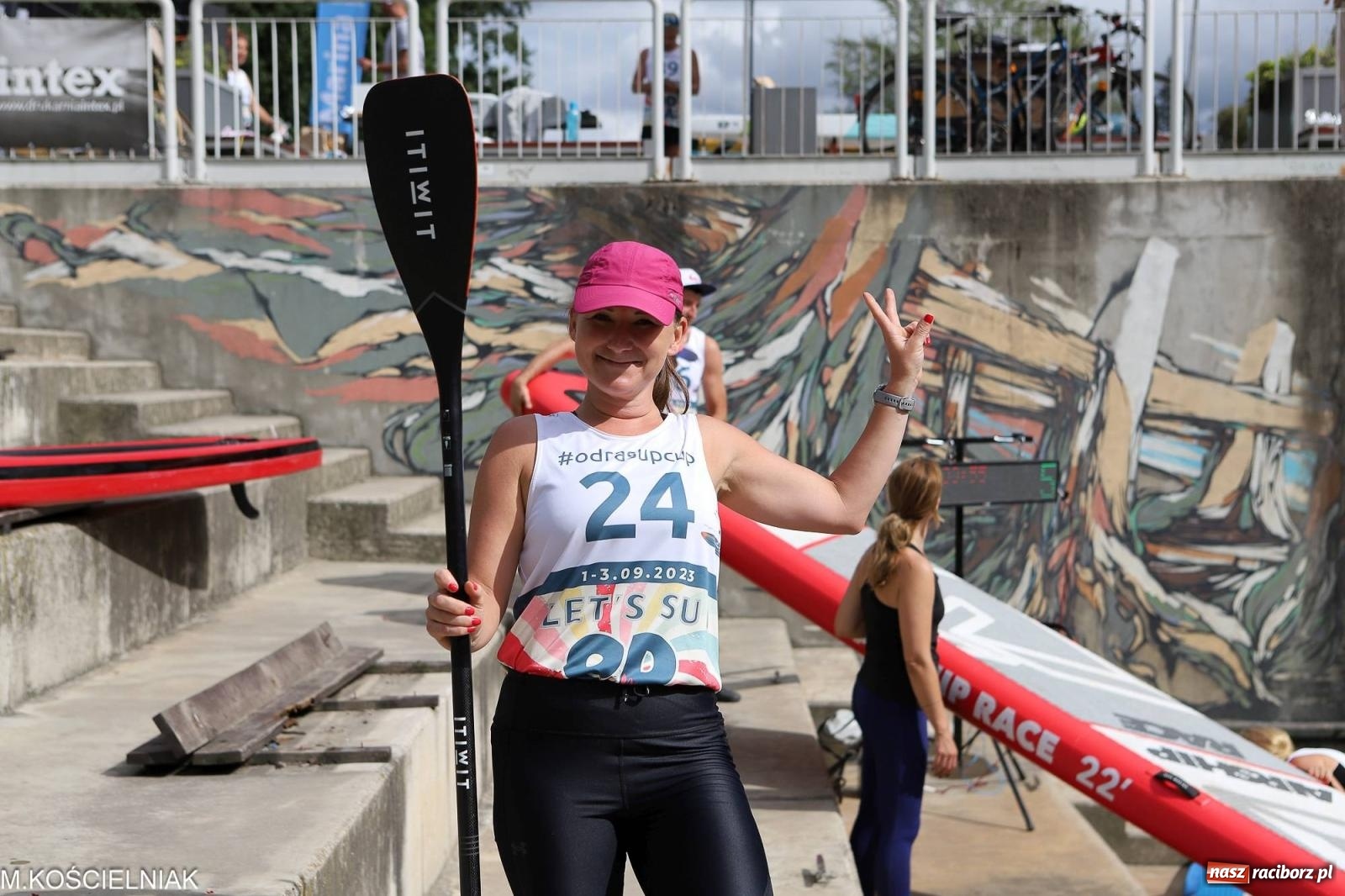 Zdjęcie w galerii na portalu naszraciborz.pl: Odra SUP CUP 2023. Wyścigi DRAGON RACE pod zamkiem wiadomości z regionu