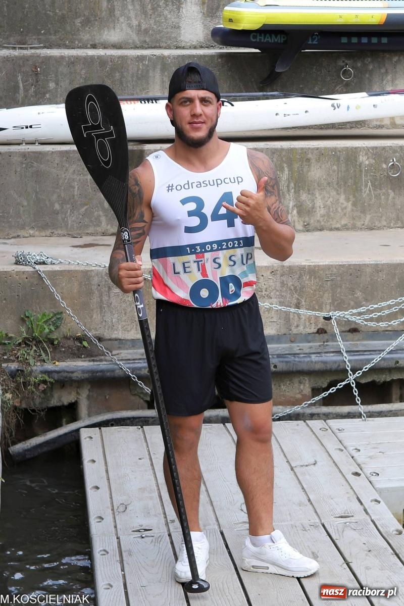 Zdjęcie w galerii na portalu naszraciborz.pl: Odra SUP CUP 2023. Wyścigi DRAGON RACE pod zamkiem wiadomości z regionu