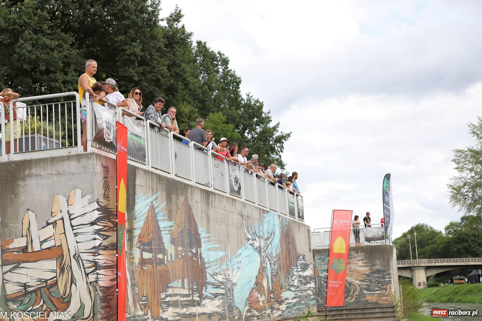 Zdjęcie w galerii na portalu naszraciborz.pl: Odra SUP CUP 2023. Wyścigi DRAGON RACE pod zamkiem wiadomości z regionu