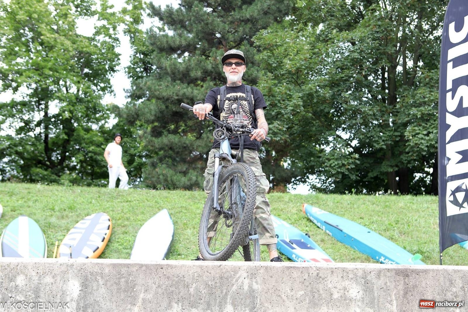 Zdjęcie w galerii na portalu naszraciborz.pl: Odra SUP CUP 2023. Wyścigi DRAGON RACE pod zamkiem wiadomości z regionu