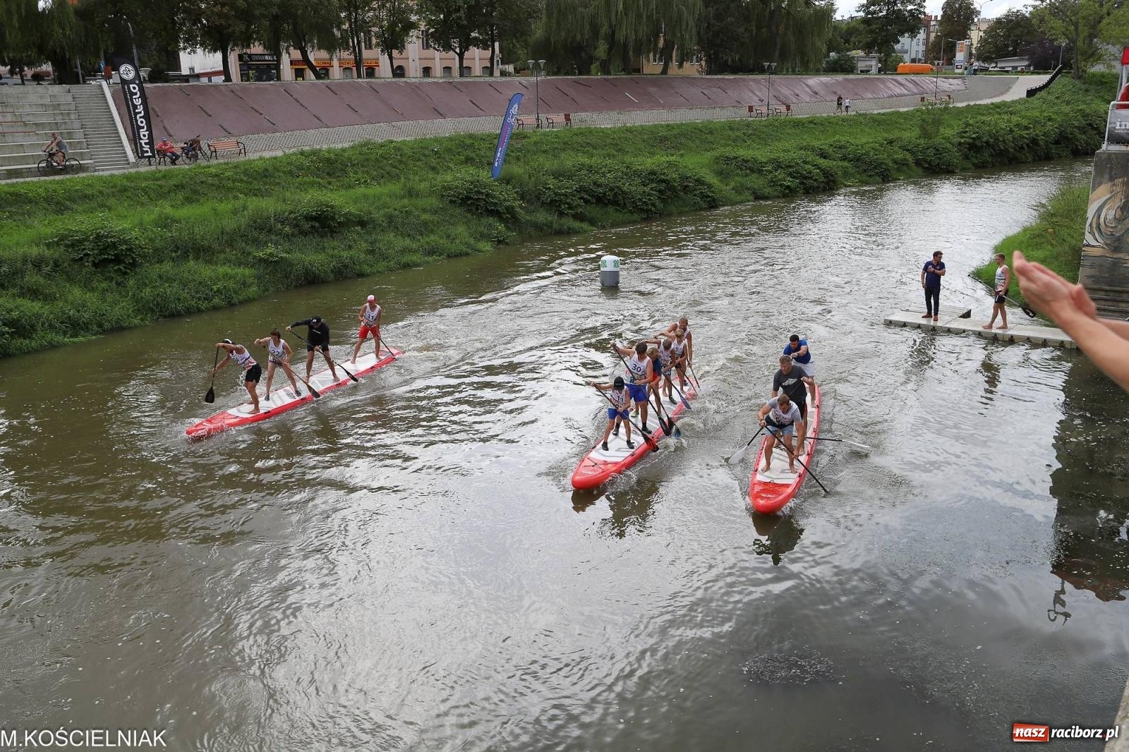 Zdjęcie w galerii na portalu naszraciborz.pl: Odra SUP CUP 2023. Wyścigi DRAGON RACE pod zamkiem wiadomości z regionu