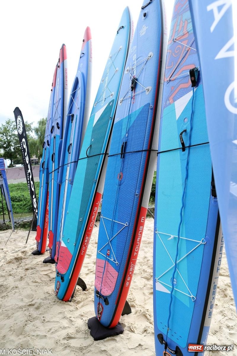 Zdjęcie w galerii na portalu naszraciborz.pl: Odra SUP CUP 2023. Wyścigi DRAGON RACE pod zamkiem wiadomości z regionu