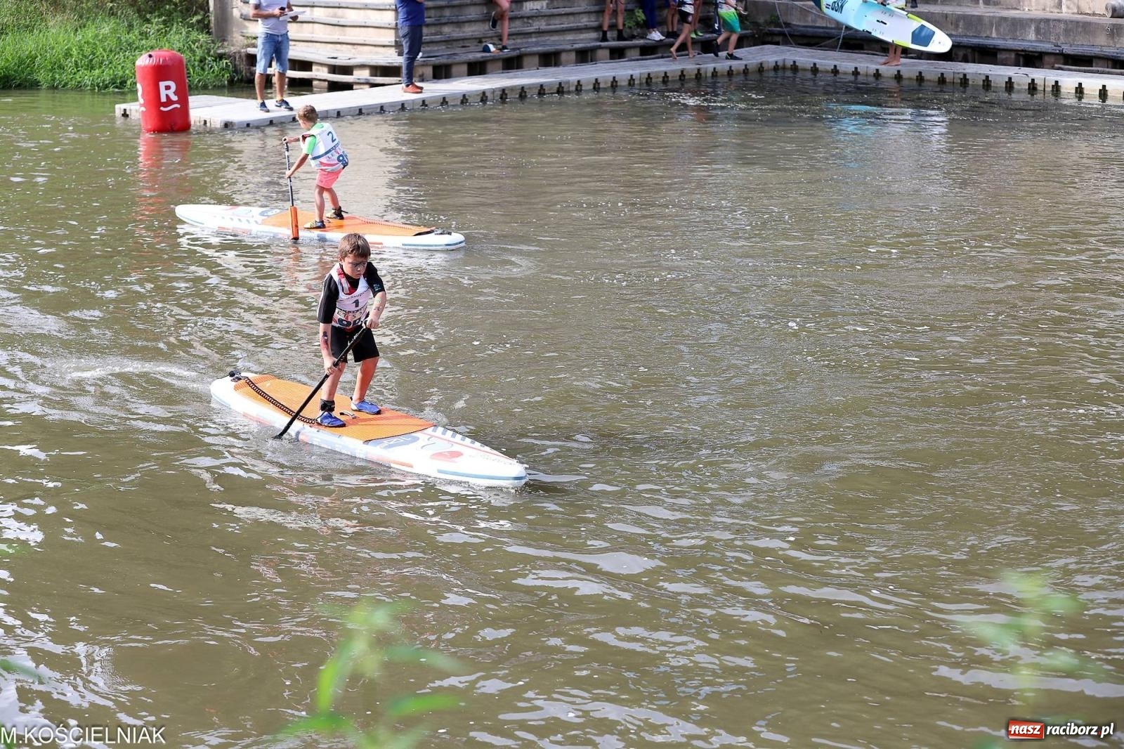 Zdjęcie w galerii na portalu naszraciborz.pl: Odra SUP CUP 2023. Wyścigi DRAGON RACE pod zamkiem wiadomości z regionu