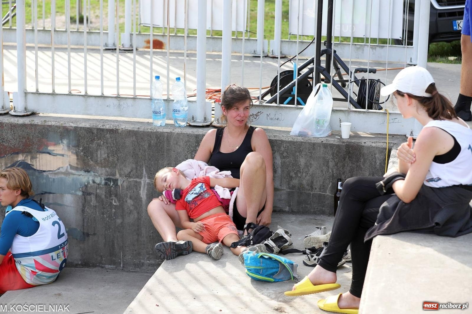 Zdjęcie w galerii na portalu naszraciborz.pl: Odra SUP CUP 2023. Wyścigi DRAGON RACE pod zamkiem wiadomości z regionu