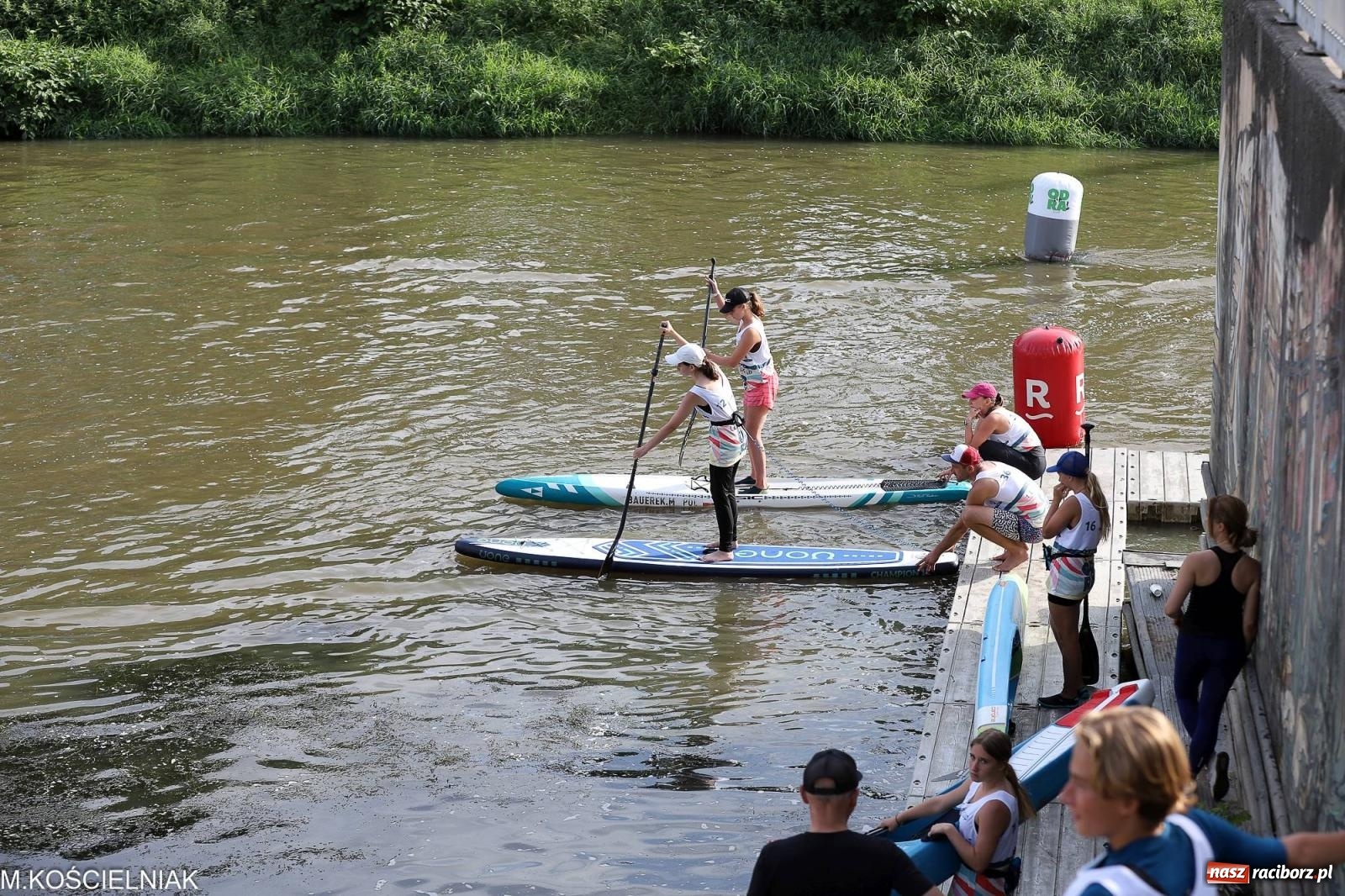 Zdjęcie w galerii na portalu naszraciborz.pl: Odra SUP CUP 2023. Wyścigi DRAGON RACE pod zamkiem wiadomości z regionu