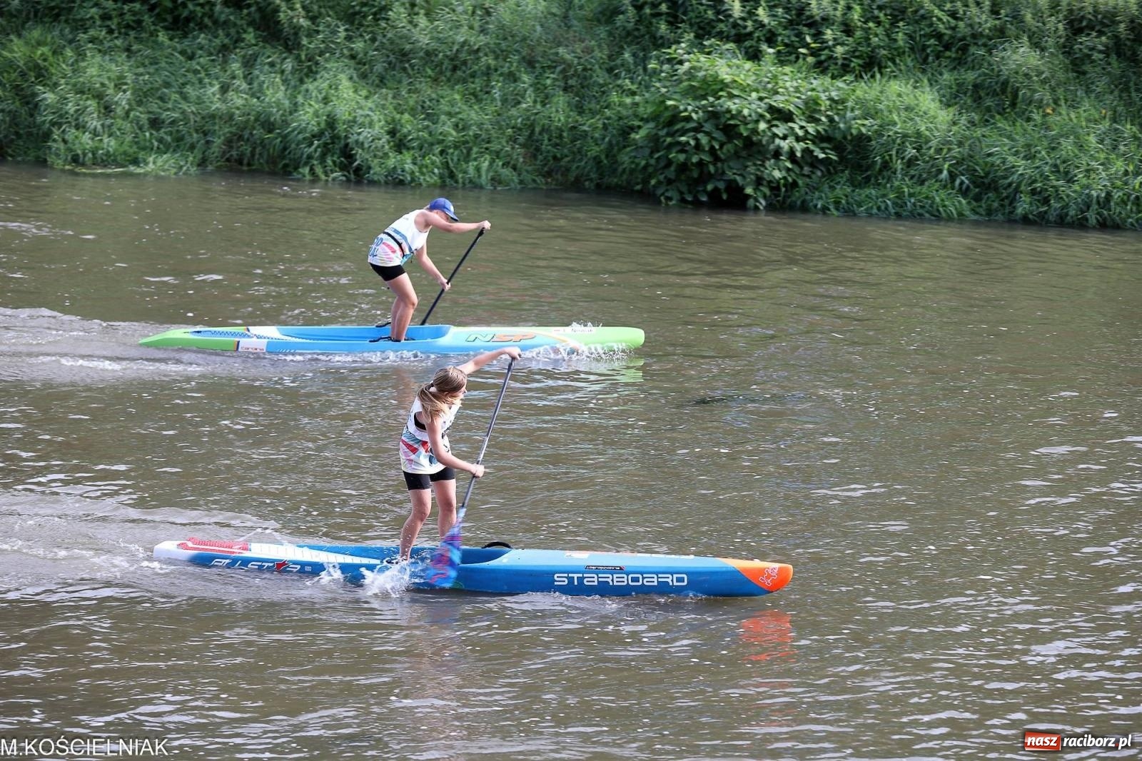 Zdjęcie w galerii na portalu naszraciborz.pl: Odra SUP CUP 2023. Wyścigi DRAGON RACE pod zamkiem wiadomości z regionu