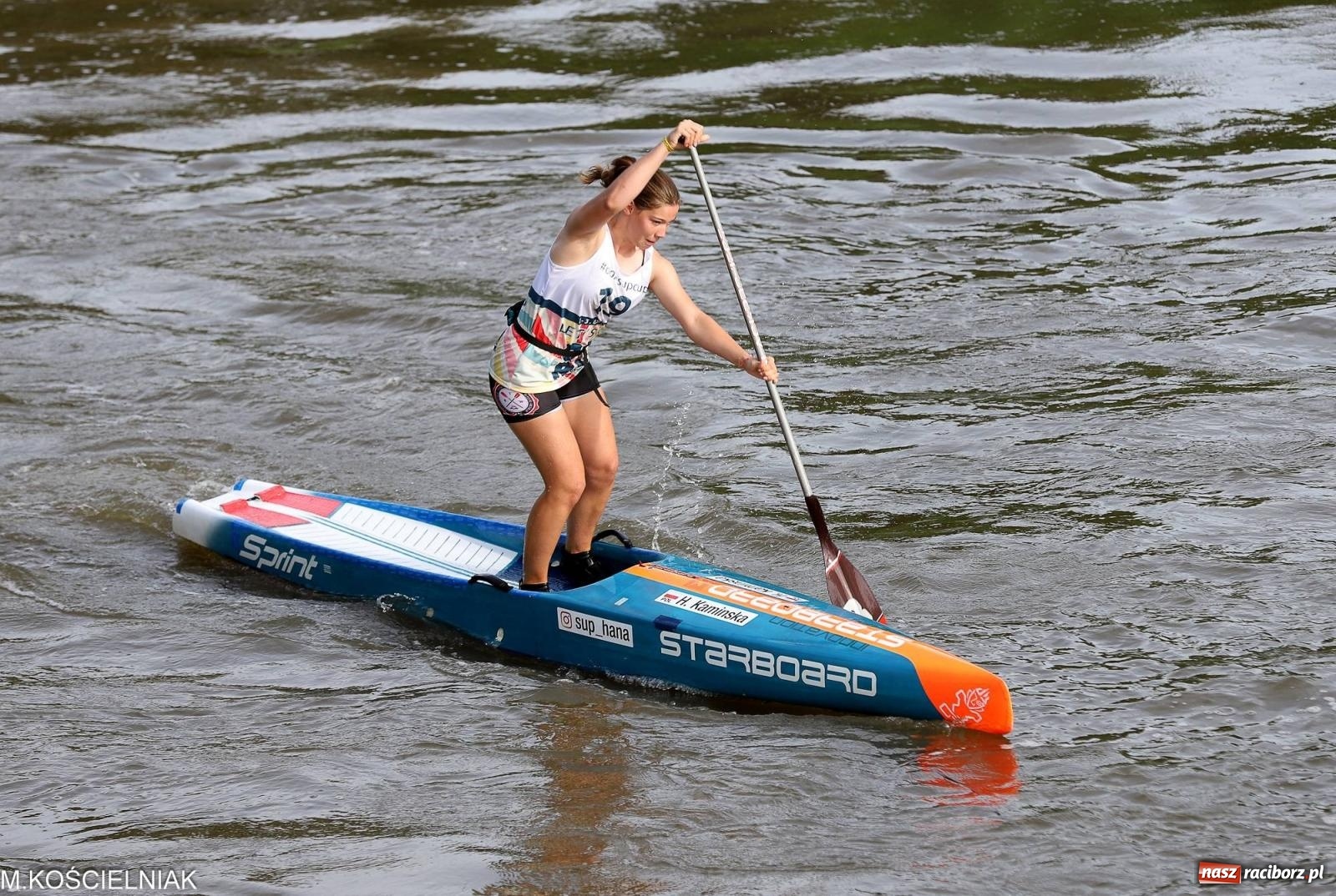 Zdjęcie w galerii na portalu naszraciborz.pl: Odra SUP CUP 2023. Wyścigi DRAGON RACE pod zamkiem wiadomości z regionu