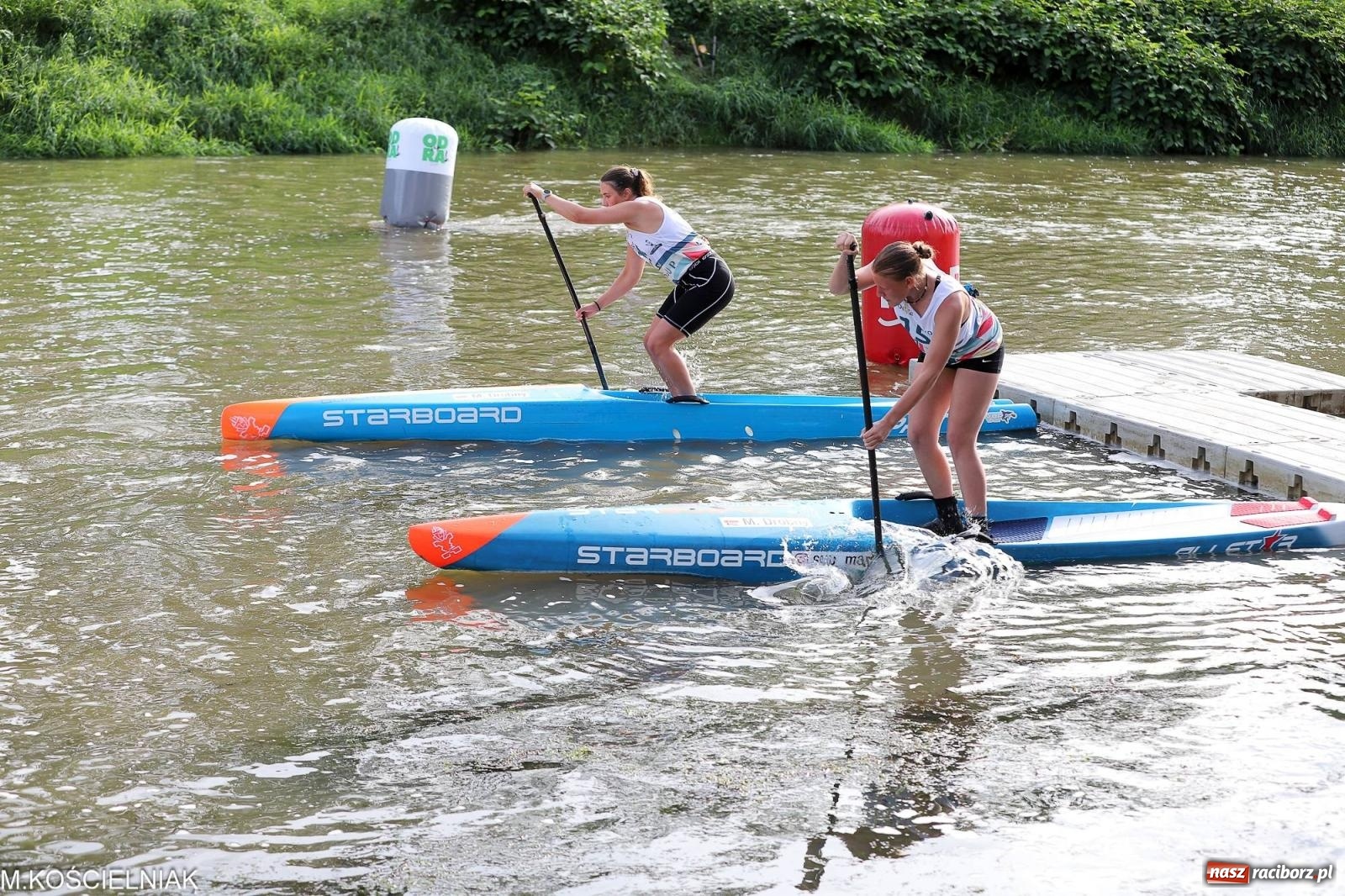 Zdjęcie w galerii na portalu naszraciborz.pl: Odra SUP CUP 2023. Wyścigi DRAGON RACE pod zamkiem wiadomości z regionu