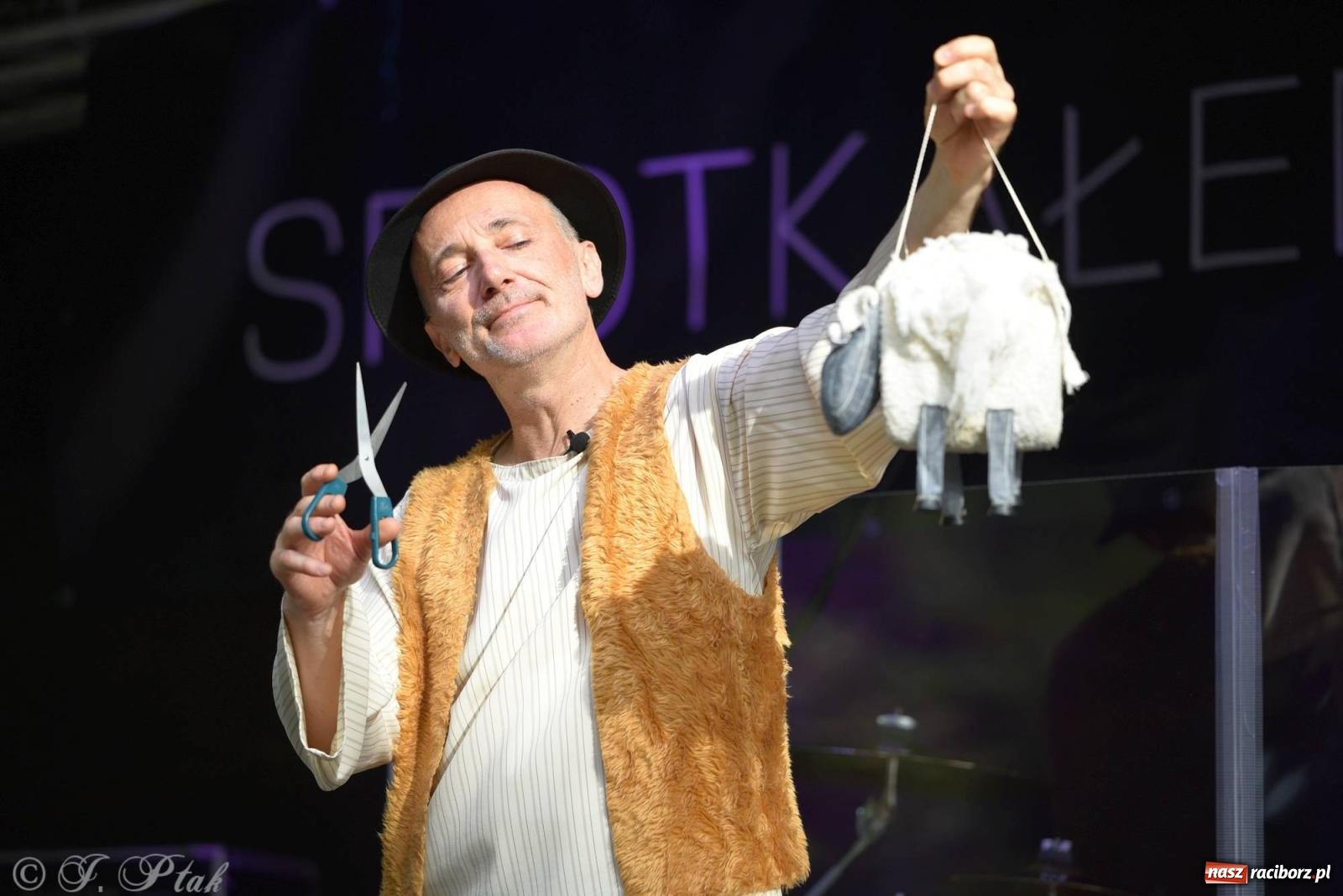 Zdjęcie w galerii na portalu naszraciborz.pl: Trwa 32. edycja raciborskiego festiwalu Spotkałem Pana [FOTO i WIDEO] wiadomości z regionu