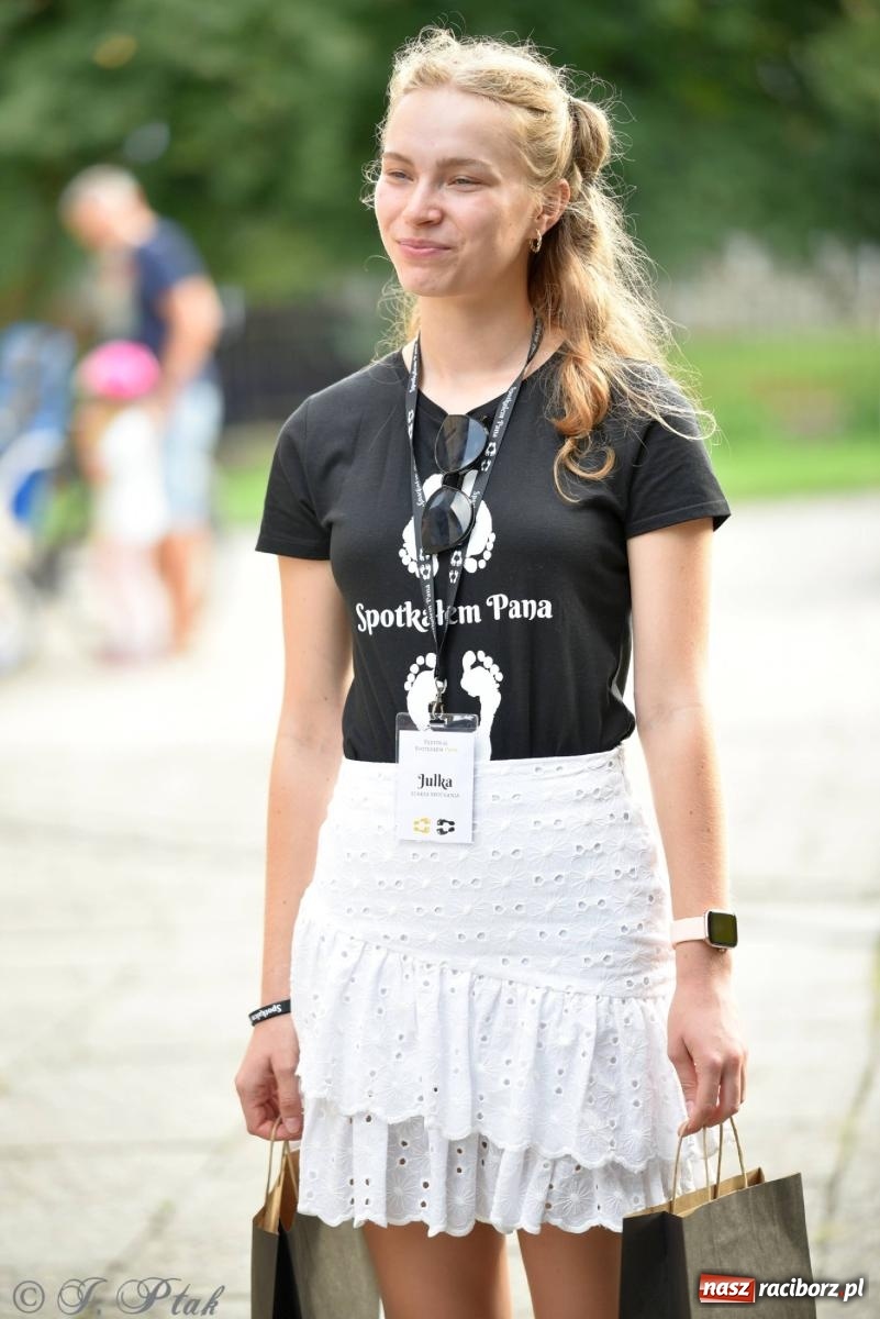 Zdjęcie w galerii na portalu naszraciborz.pl: Trwa 32. edycja raciborskiego festiwalu Spotkałem Pana [FOTO i WIDEO] wiadomości z regionu