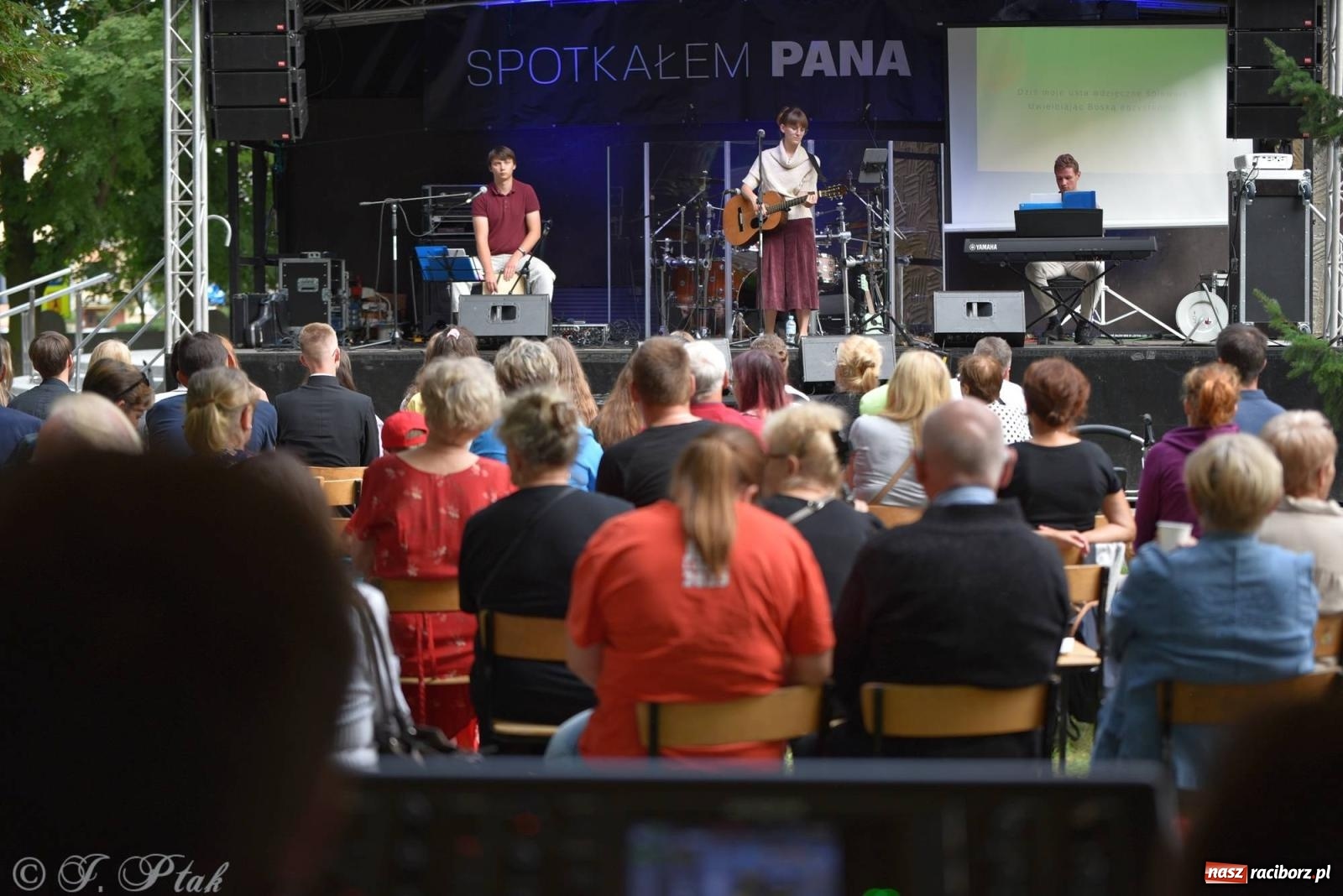 Zdjęcie w galerii na portalu naszraciborz.pl: Trwa 32. edycja raciborskiego festiwalu Spotkałem Pana [FOTO i WIDEO] wiadomości z regionu