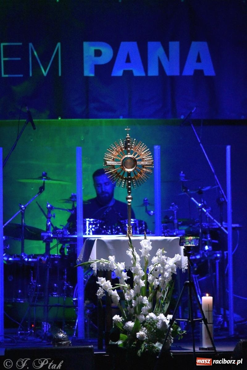 Zdjęcie w galerii na portalu naszraciborz.pl: Festiwal Spotkałem Pana. Wieczór Uwielbienia [FOTO i WIDEO] wiadomości z regionu
