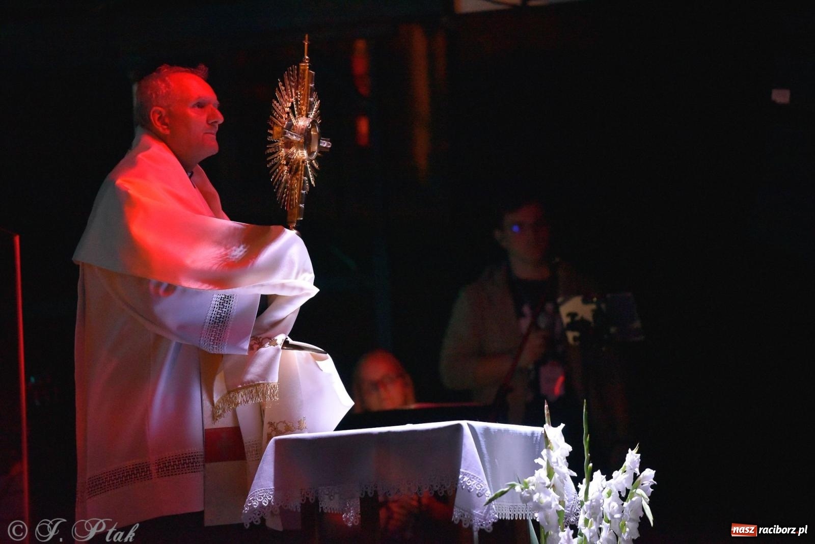 Zdjęcie w galerii na portalu naszraciborz.pl: Festiwal Spotkałem Pana. Wieczór Uwielbienia [FOTO i WIDEO] wiadomości z regionu