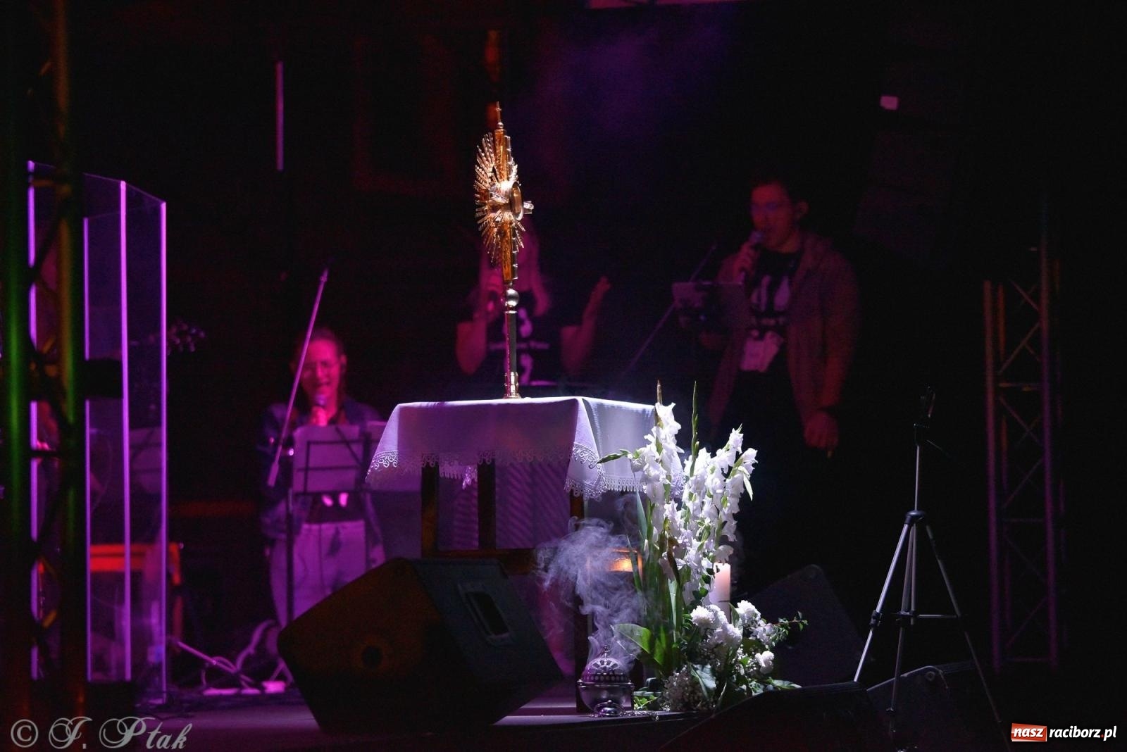 Zdjęcie w galerii na portalu naszraciborz.pl: Festiwal Spotkałem Pana. Wieczór Uwielbienia [FOTO i WIDEO] wiadomości z regionu