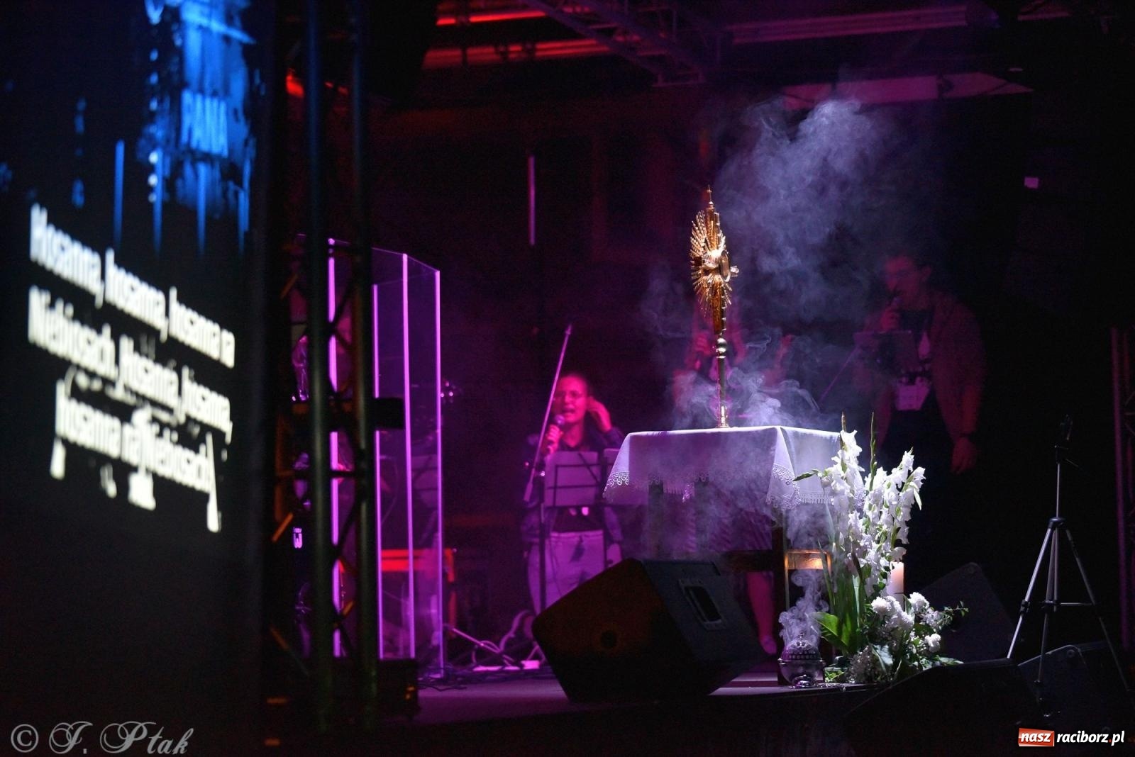 Zdjęcie w galerii na portalu naszraciborz.pl: Festiwal Spotkałem Pana. Wieczór Uwielbienia [FOTO i WIDEO] wiadomości z regionu