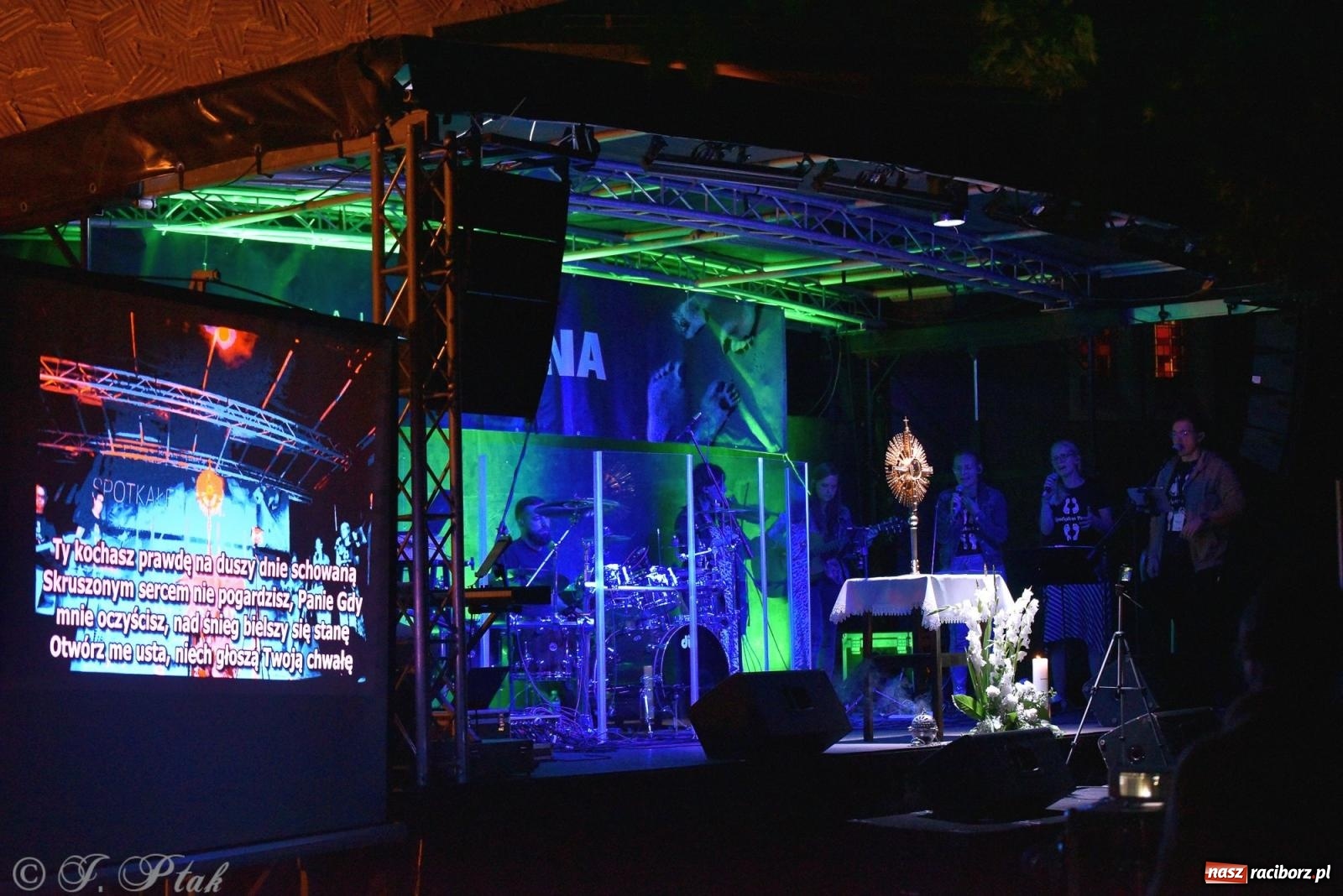 Zdjęcie w galerii na portalu naszraciborz.pl: Festiwal Spotkałem Pana. Wieczór Uwielbienia [FOTO i WIDEO] wiadomości z regionu