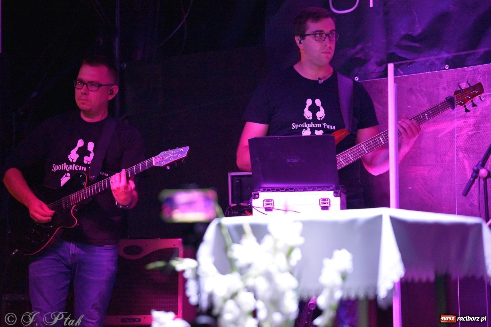 Zdjęcie w galerii na portalu naszraciborz.pl: Festiwal Spotkałem Pana. Wieczór Uwielbienia [FOTO i WIDEO] wiadomości z regionu