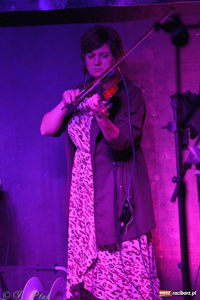 Zdjęcie w galerii na portalu naszraciborz.pl: Festiwal Spotkałem Pana. Wieczór Uwielbienia [FOTO i WIDEO] wiadomości z regionu