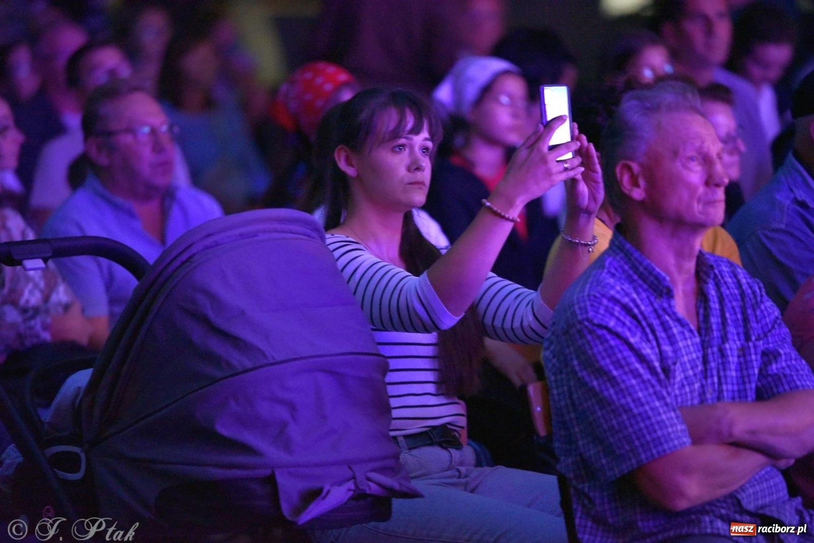 Zdjęcie w galerii na portalu naszraciborz.pl: Festiwal Spotkałem Pana. Wieczór Uwielbienia [FOTO i WIDEO] wiadomości z regionu