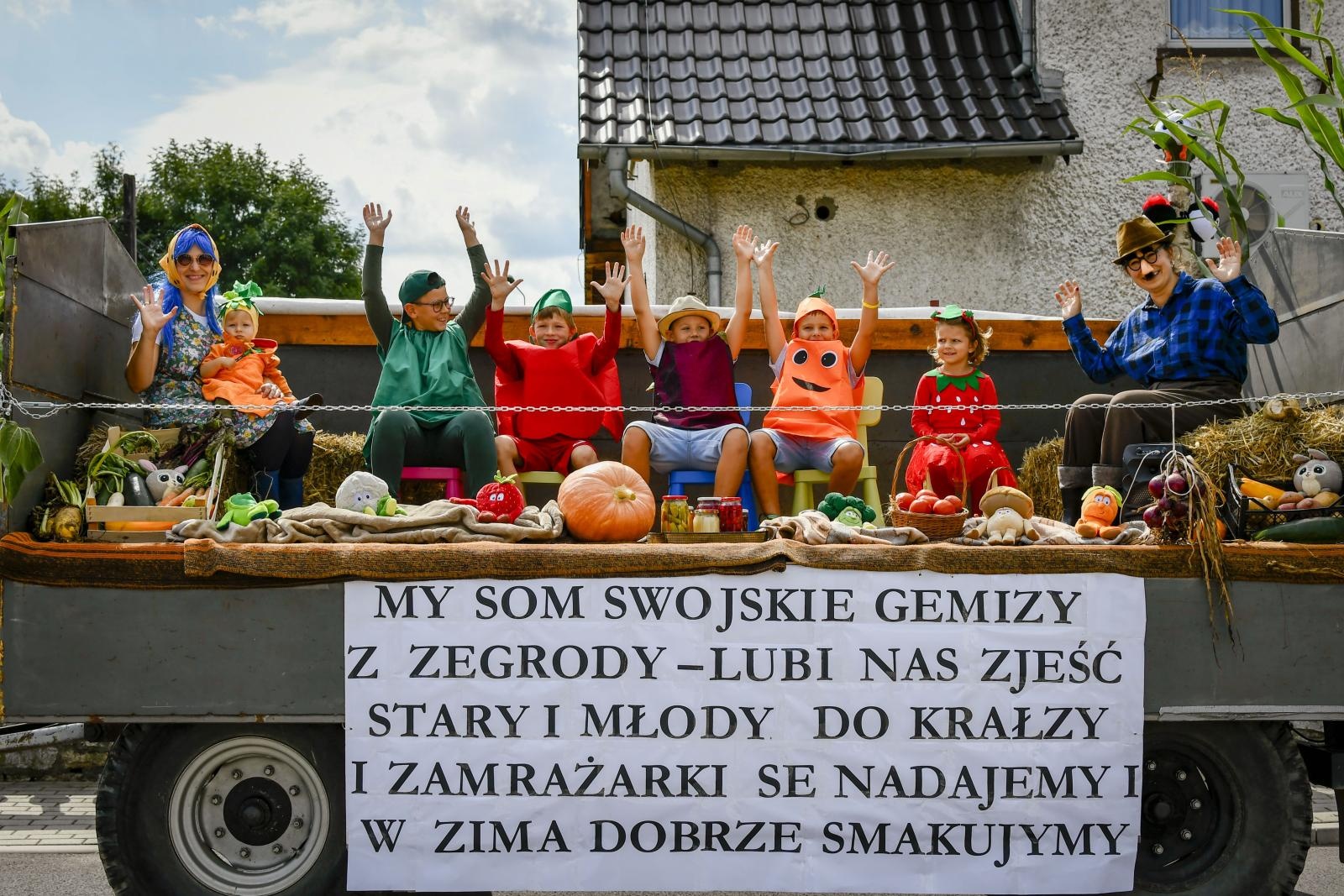 Zdjęcie w galerii na portalu naszraciborz.pl: Jedna parafia, dwa sołectwa. Dożynki w Owsiszczach [FOTO i WIDEO] wiadomości z regionu