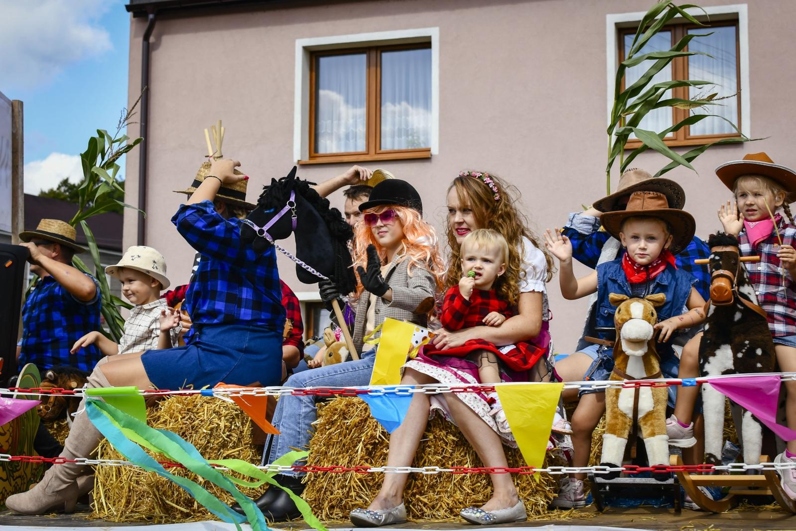 Zdjęcie w galerii na portalu naszraciborz.pl: Jedna parafia, dwa sołectwa. Dożynki w Owsiszczach [FOTO i WIDEO] wiadomości z regionu