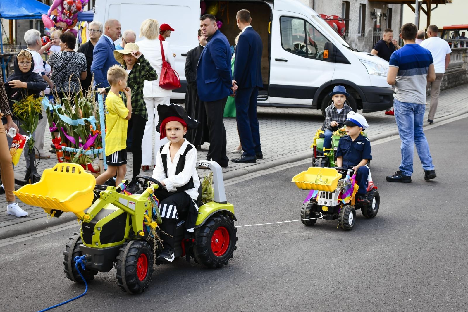 Zdjęcie w galerii na portalu naszraciborz.pl: Jedna parafia, dwa sołectwa. Dożynki w Owsiszczach [FOTO i WIDEO] wiadomości z regionu