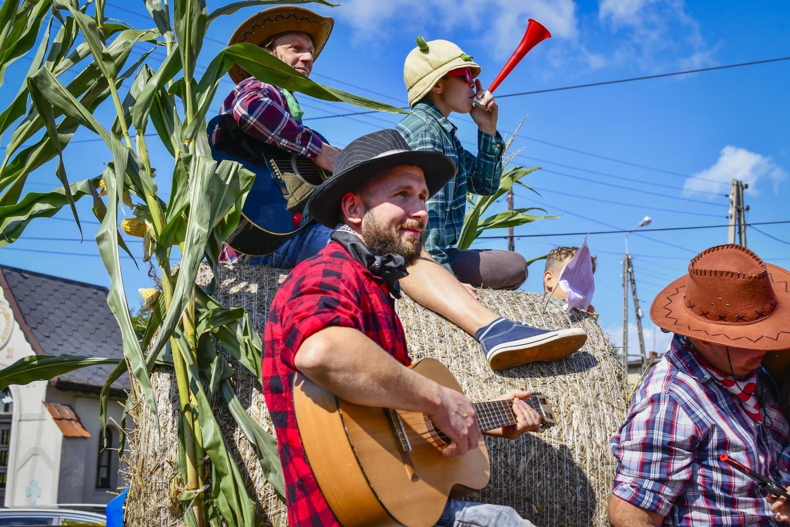 Zdjęcie w galerii na portalu naszraciborz.pl: Jedna parafia, dwa sołectwa. Dożynki w Owsiszczach [FOTO i WIDEO] wiadomości z regionu