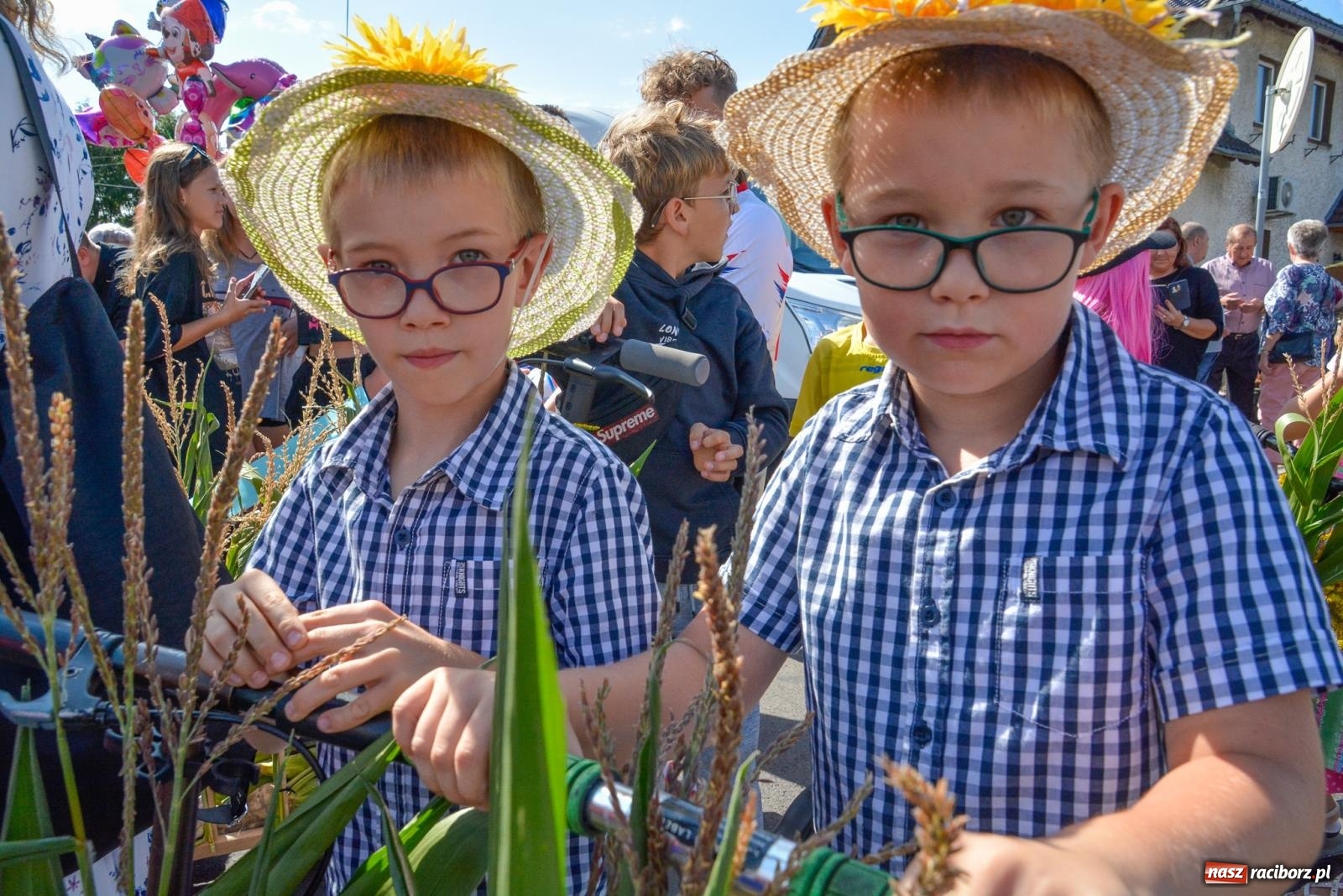 Zdjęcie w galerii na portalu naszraciborz.pl: Jedna parafia, dwa sołectwa. Dożynki w Owsiszczach [FOTO i WIDEO] wiadomości z regionu