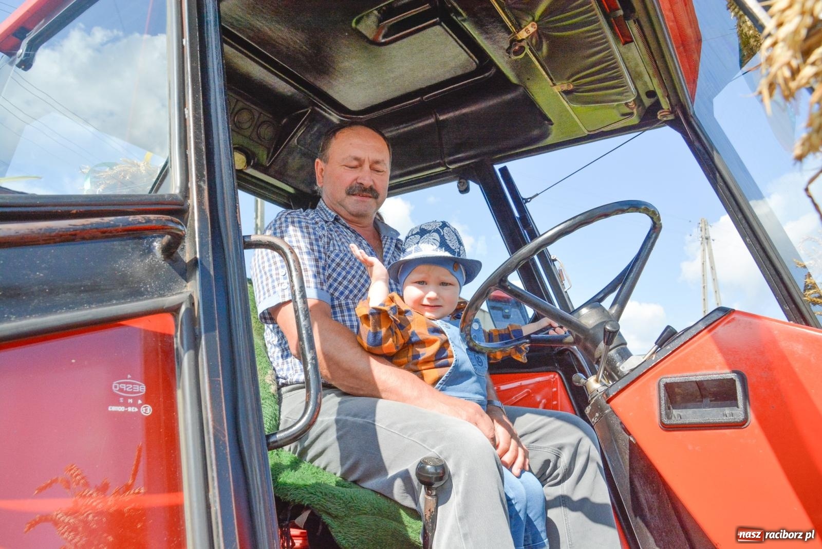 Zdjęcie w galerii na portalu naszraciborz.pl: Jedna parafia, dwa sołectwa. Dożynki w Owsiszczach [FOTO i WIDEO] wiadomości z regionu