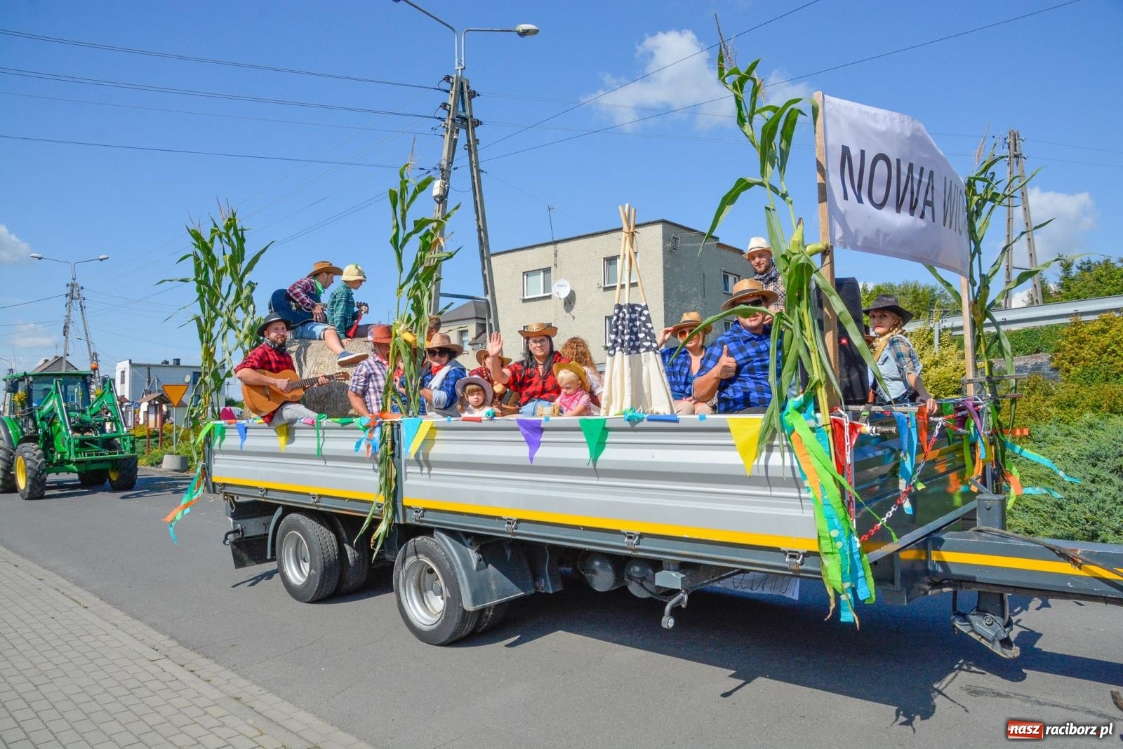 Zdjęcie w galerii na portalu naszraciborz.pl: Jedna parafia, dwa sołectwa. Dożynki w Owsiszczach [FOTO i WIDEO] wiadomości z regionu