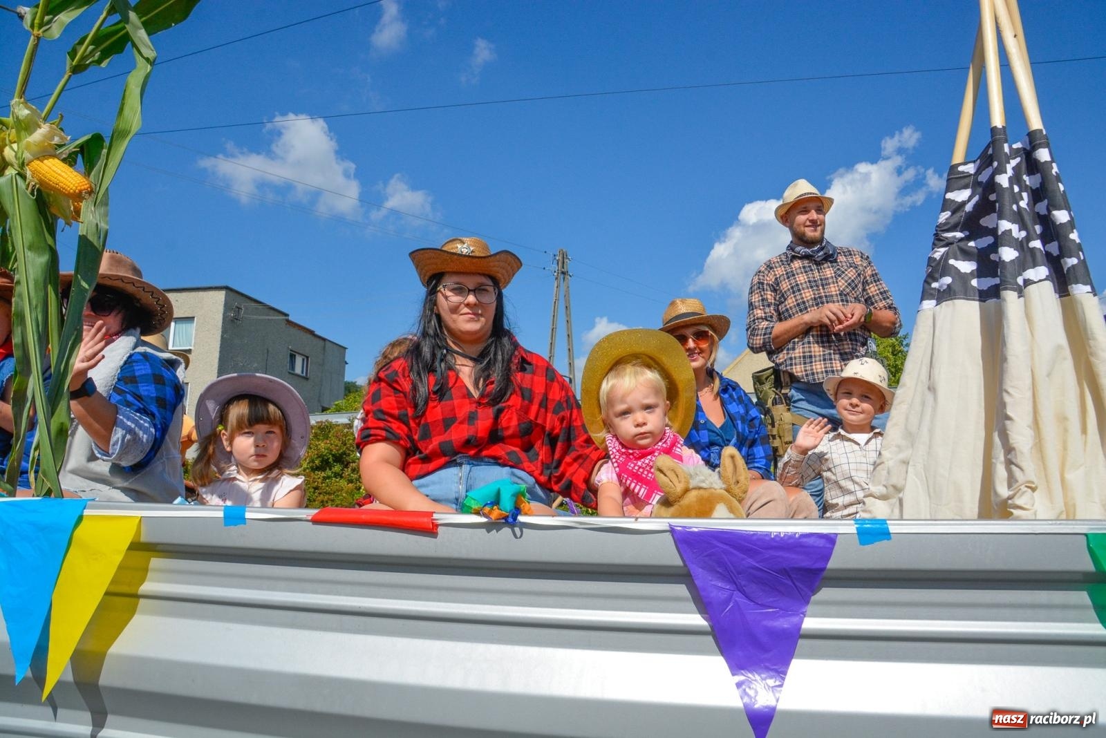 Zdjęcie w galerii na portalu naszraciborz.pl: Jedna parafia, dwa sołectwa. Dożynki w Owsiszczach [FOTO i WIDEO] wiadomości z regionu