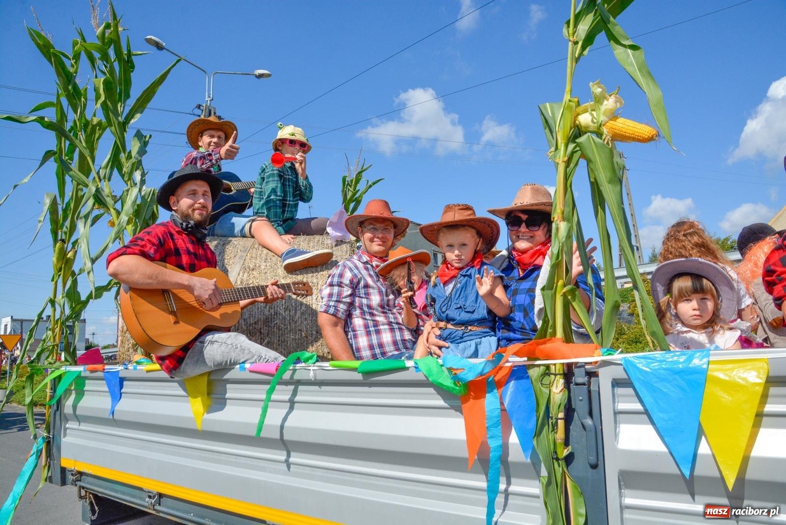 Zdjęcie w galerii na portalu naszraciborz.pl: Jedna parafia, dwa sołectwa. Dożynki w Owsiszczach [FOTO i WIDEO] wiadomości z regionu